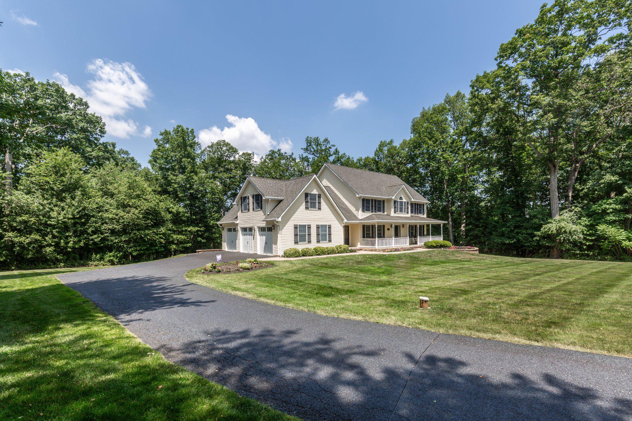 PROUD OAKS - Residential