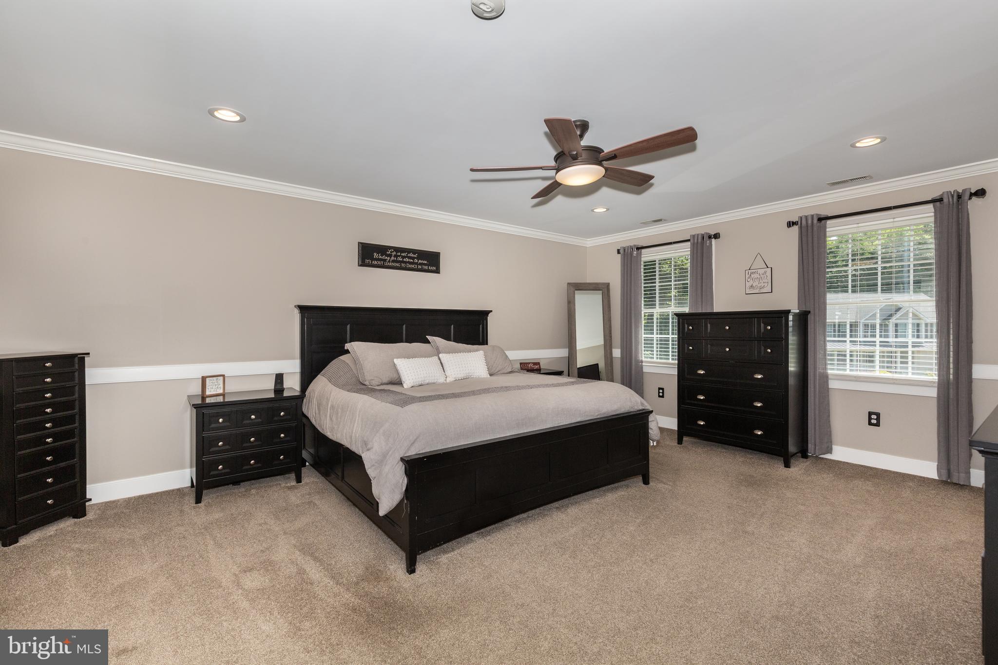 PROUD OAKS - Residential