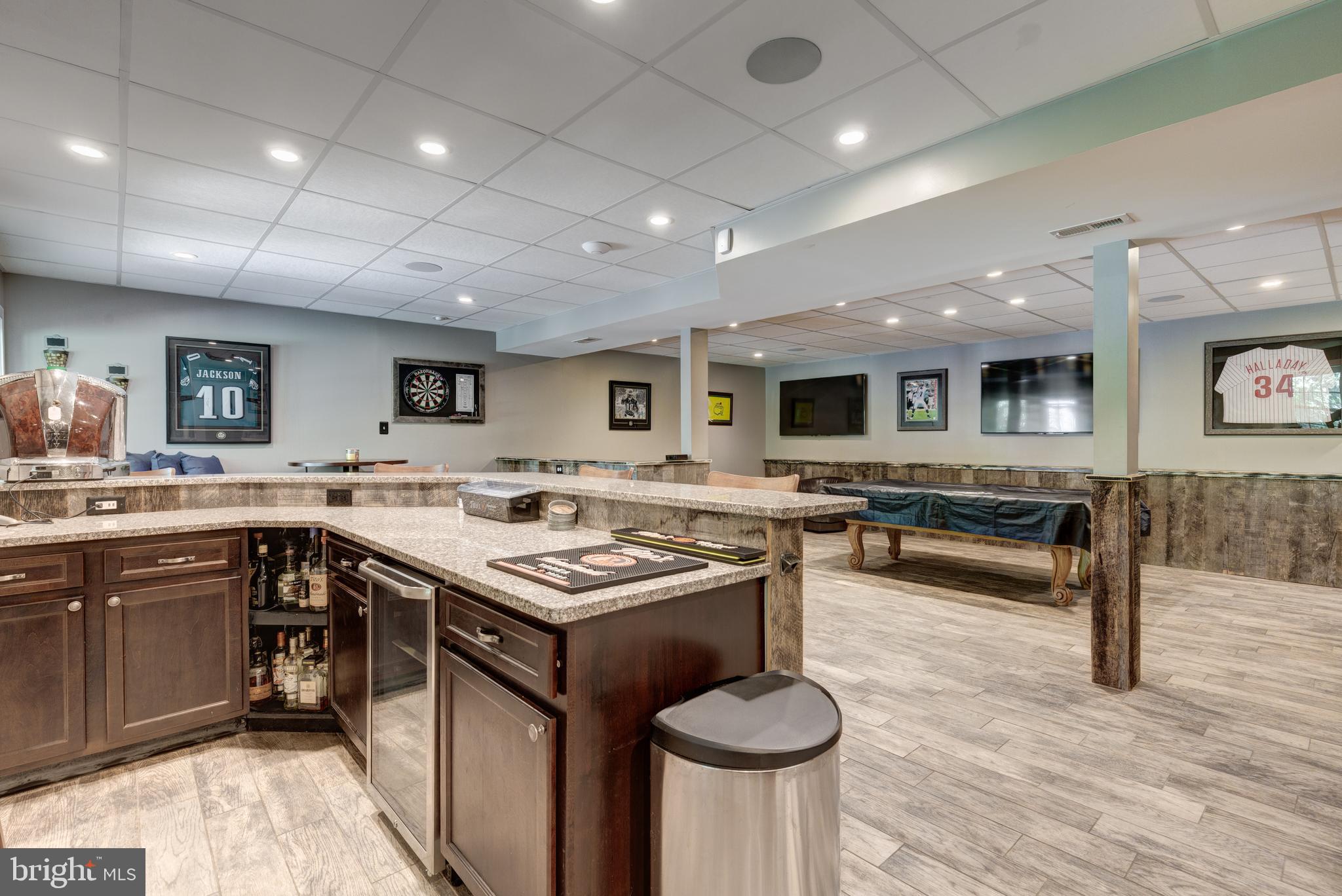 PROUD OAKS - Residential