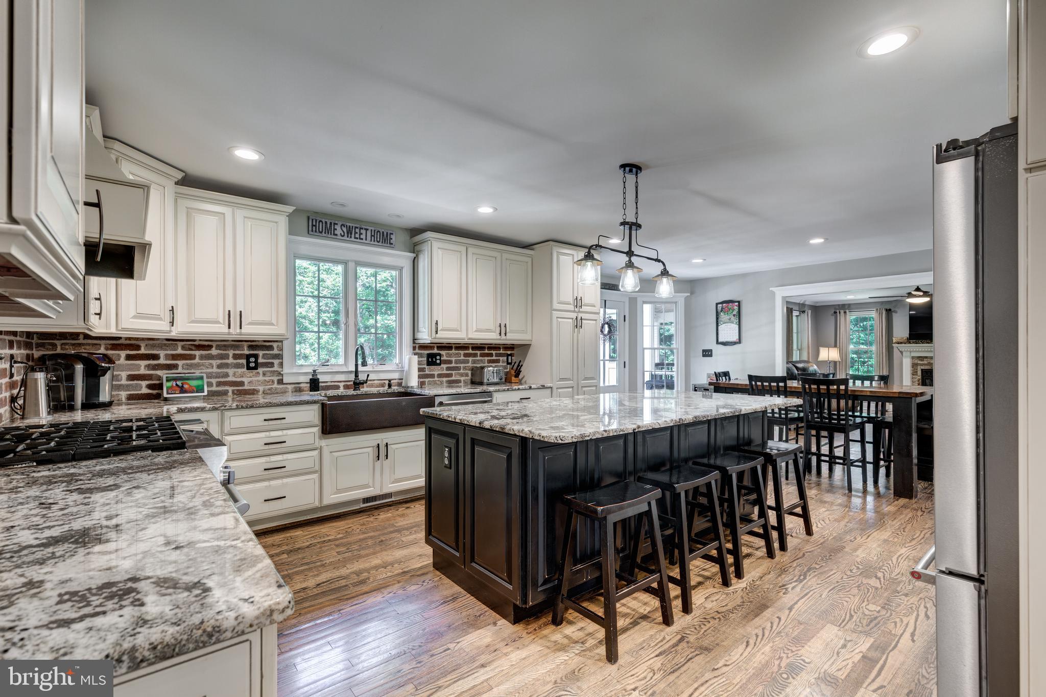 PROUD OAKS - Residential