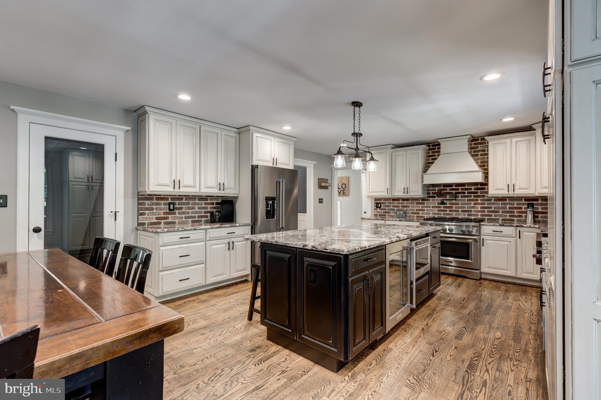 PROUD OAKS - Residential