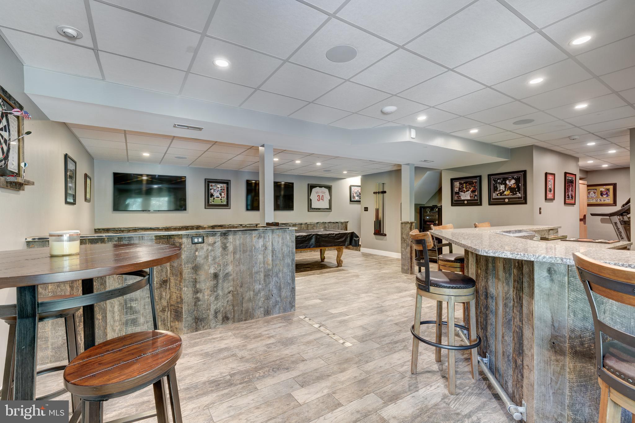 PROUD OAKS - Residential