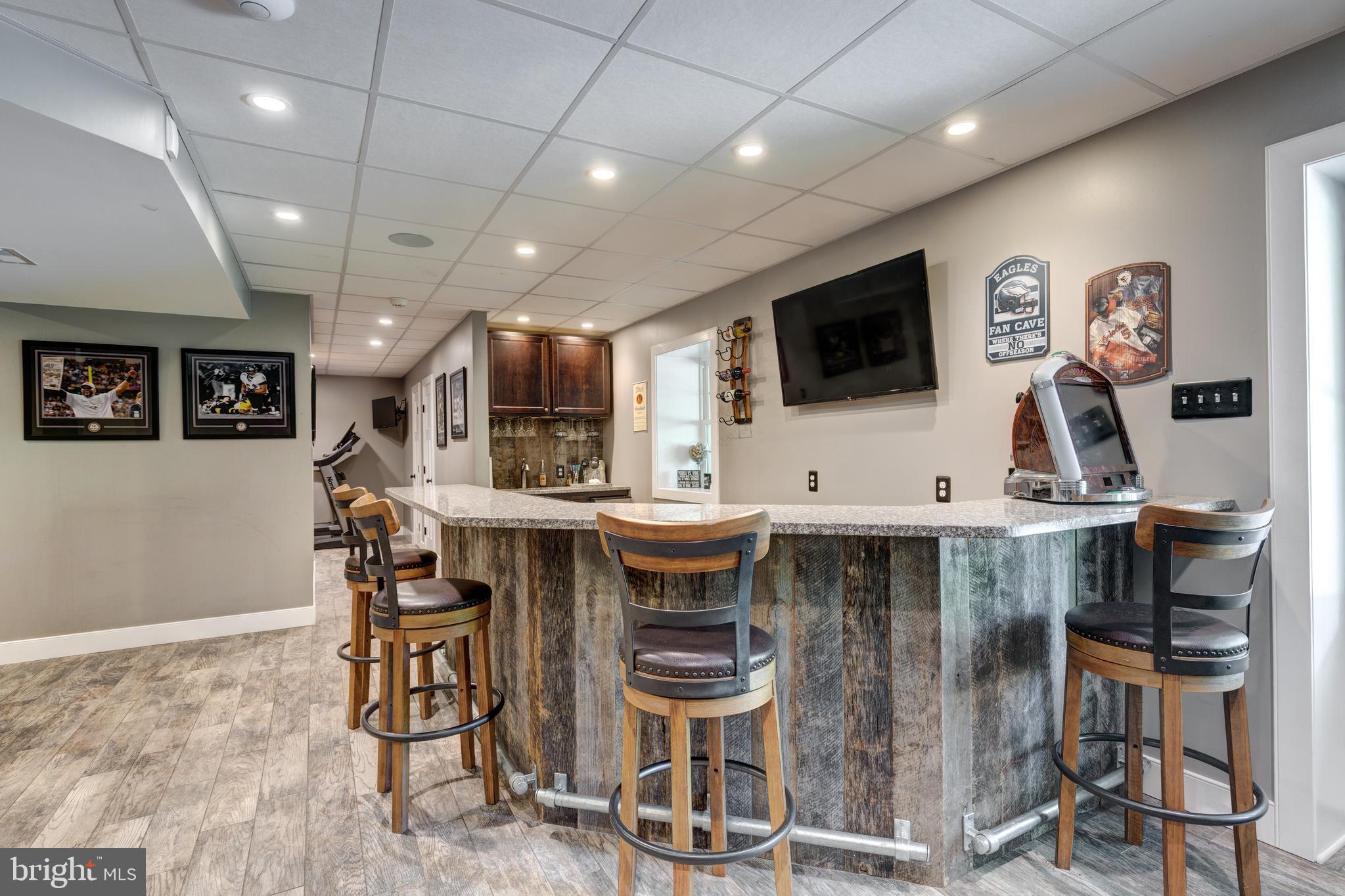 PROUD OAKS - Residential
