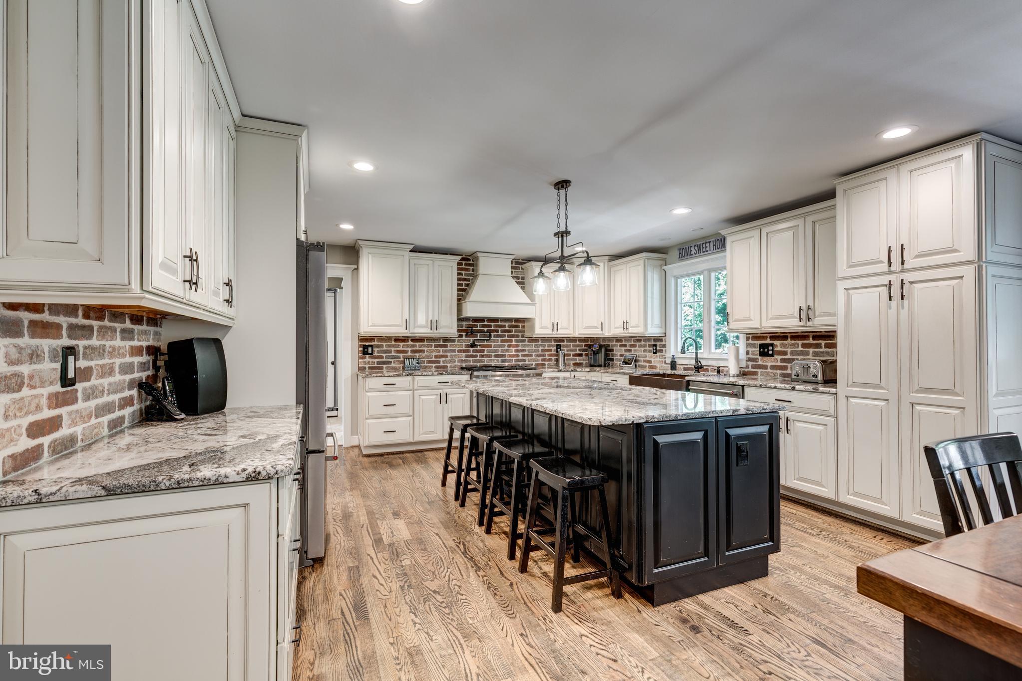 PROUD OAKS - Residential
