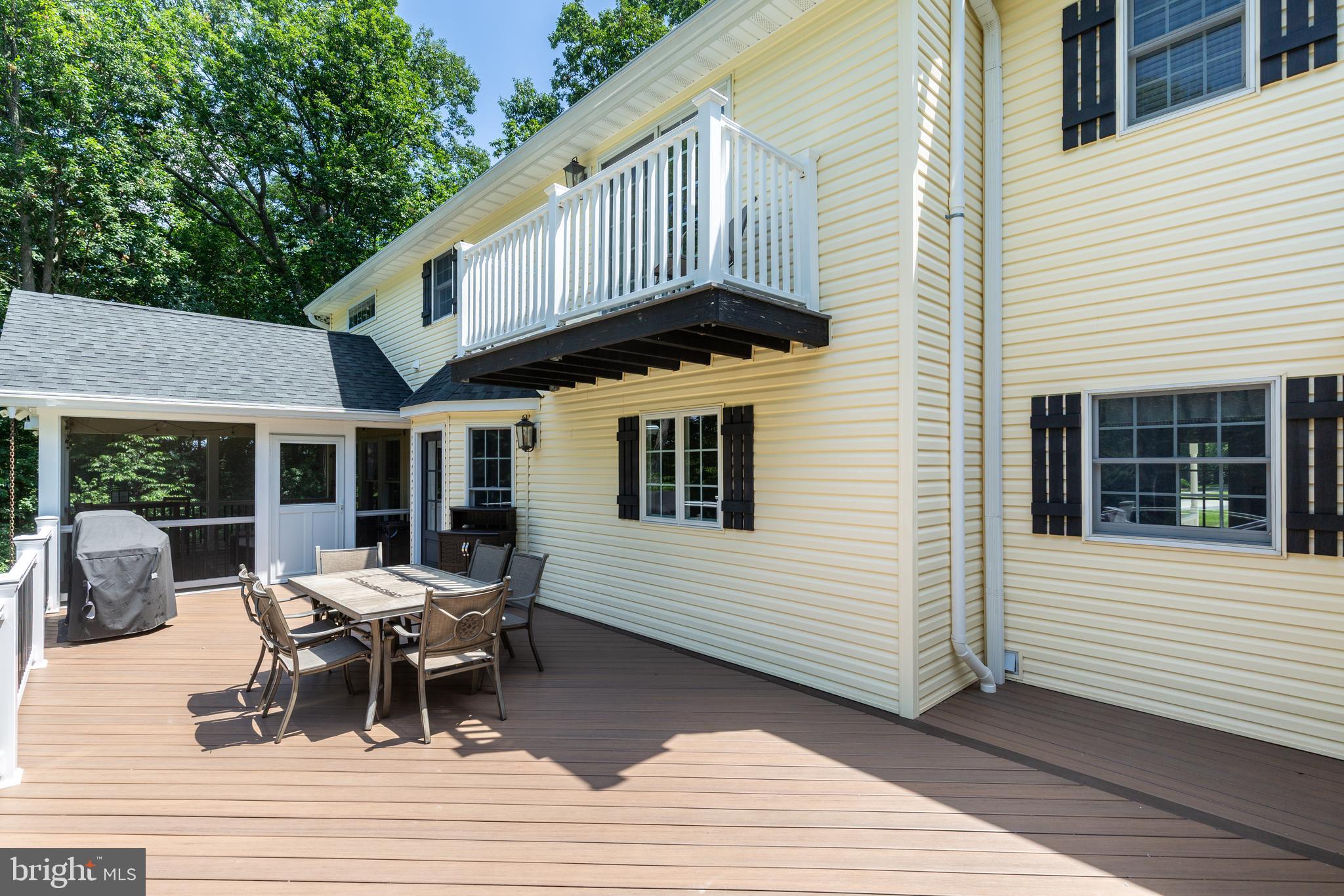 PROUD OAKS - Residential