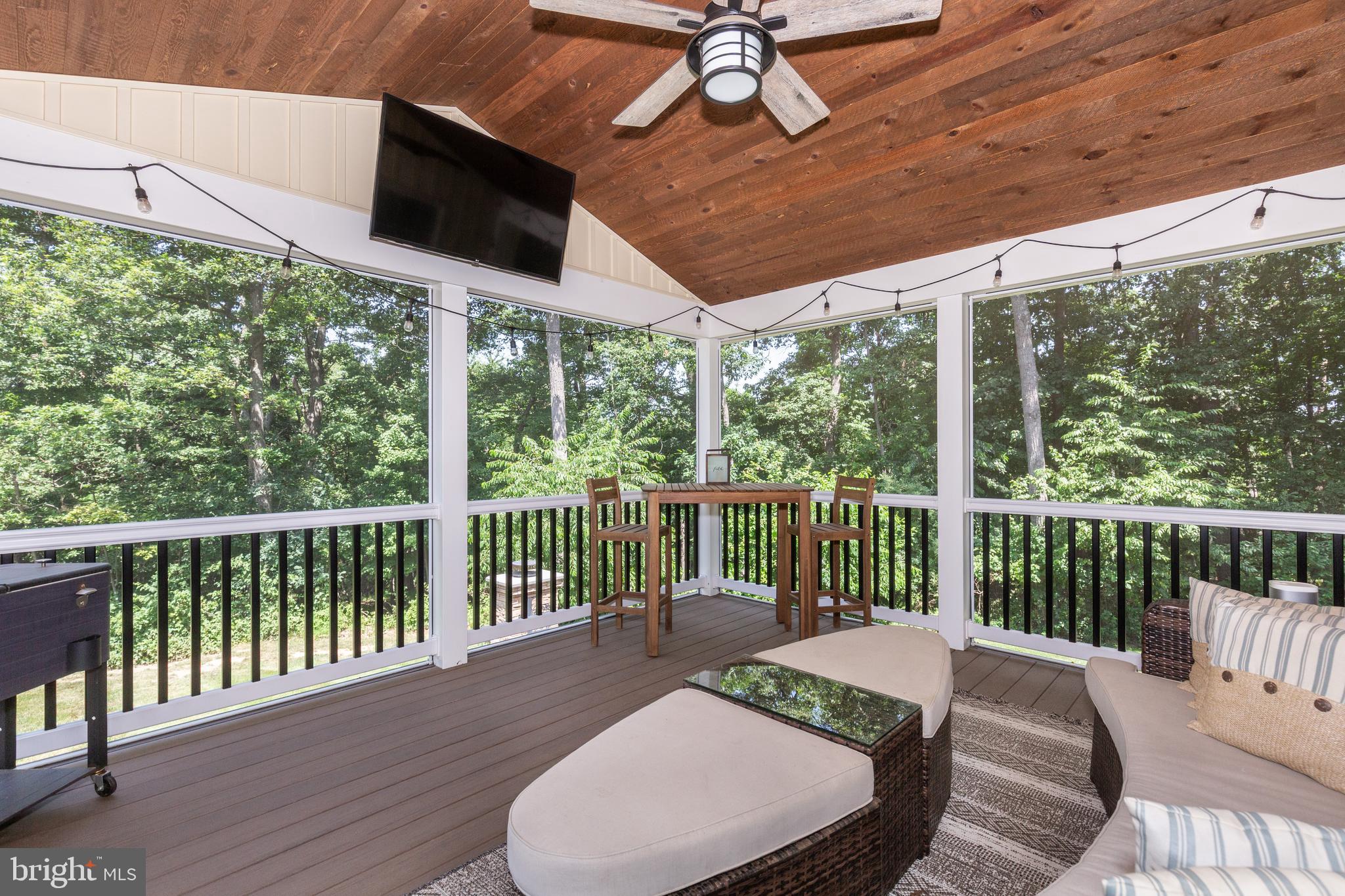 PROUD OAKS - Residential