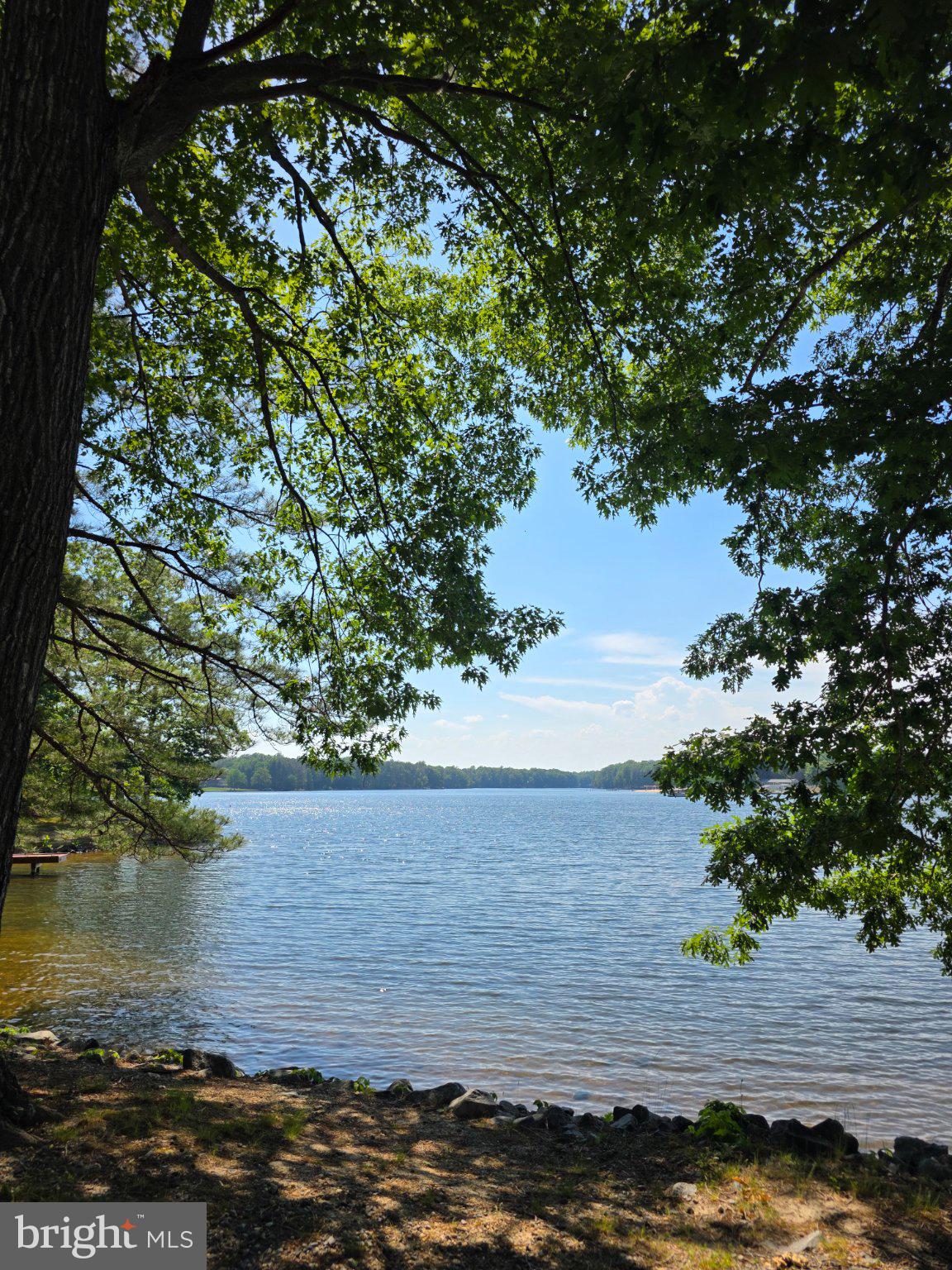 LAKE CAROLINE - Land