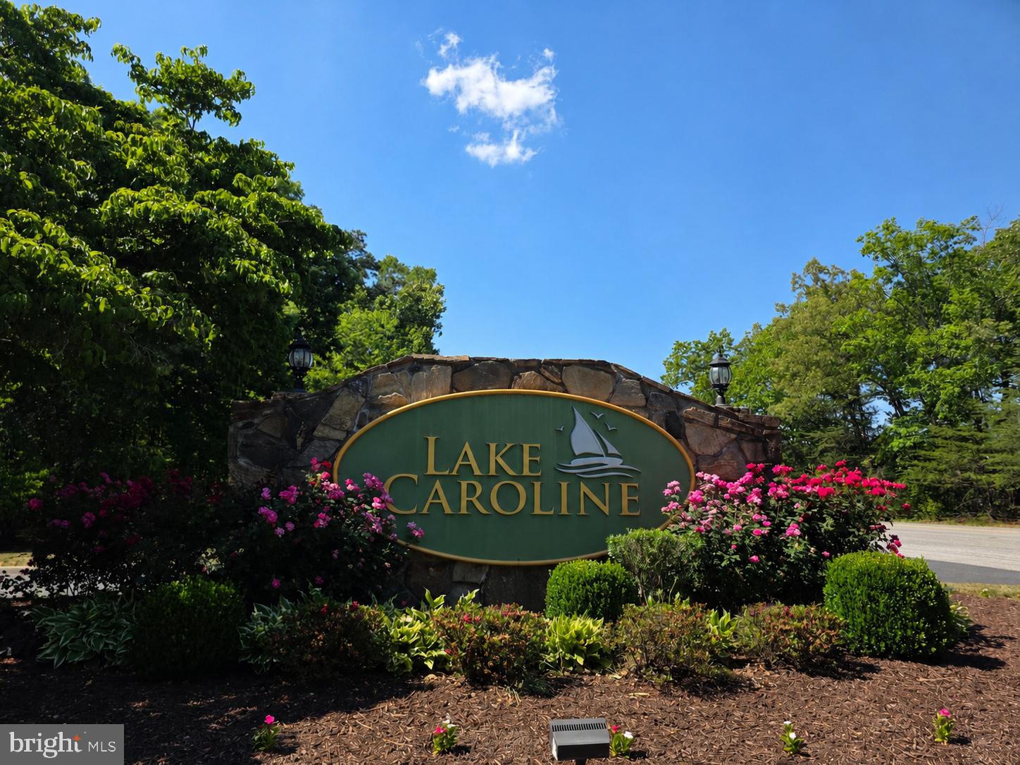 LAKE CAROLINE - Land