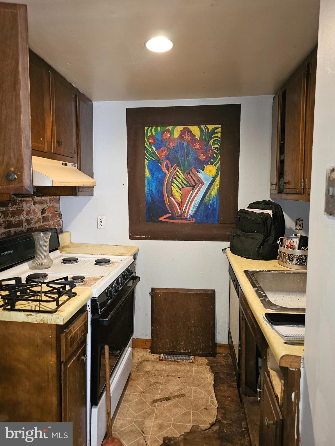 Investor Special! Don't miss this four-unit multifamily property located on 3rd Street in a highly desirable area with strong rental demand. Three of the four units are currently occupied, providing immediate rental income, while the vacant unit offers additional value-add potential.

The property is being sold in as-is condition and requires renovations, making it an excellent opportunity for investors looking to build equity and increase cash flow. Conveniently located near shopping, public transportation, schools, and major highways.

Whether you're looking to expand your portfolio or take on your next redevelopment project, this income-producing property offers tremendous potential in a prime location. Schedule your showing today!