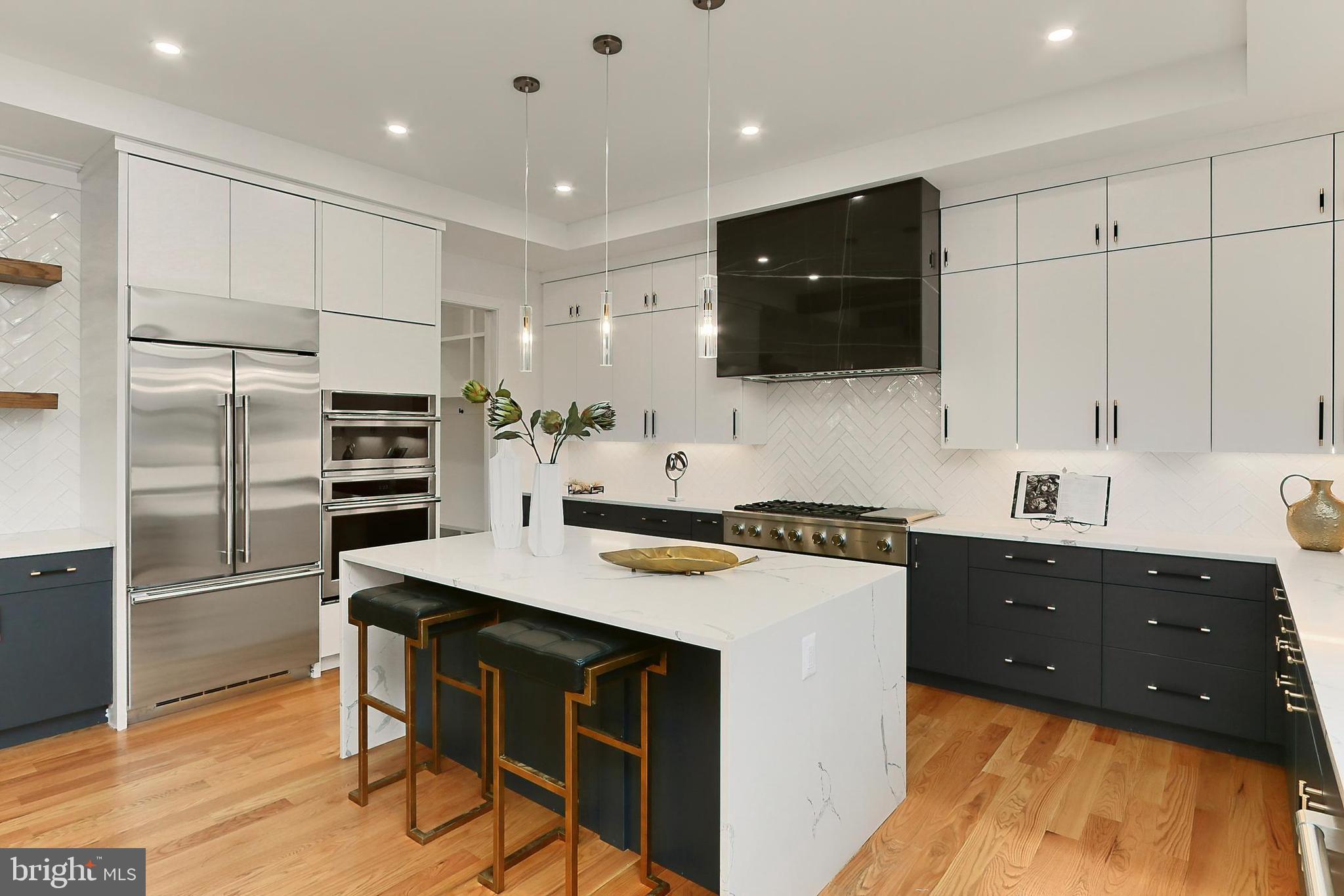 VIENNA WOODS - Residential