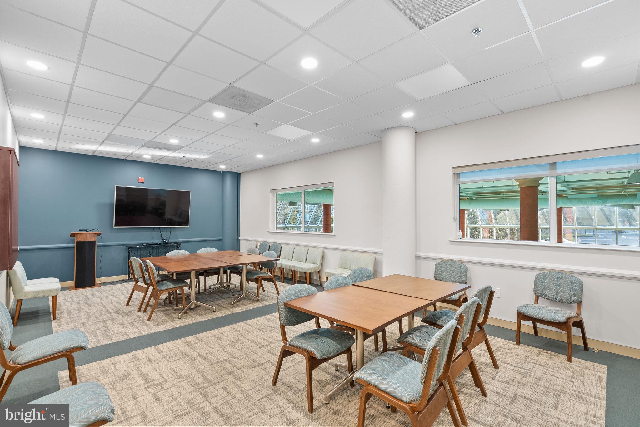 LANSDOWNE WOODS LEISURE WORLD - Residential
