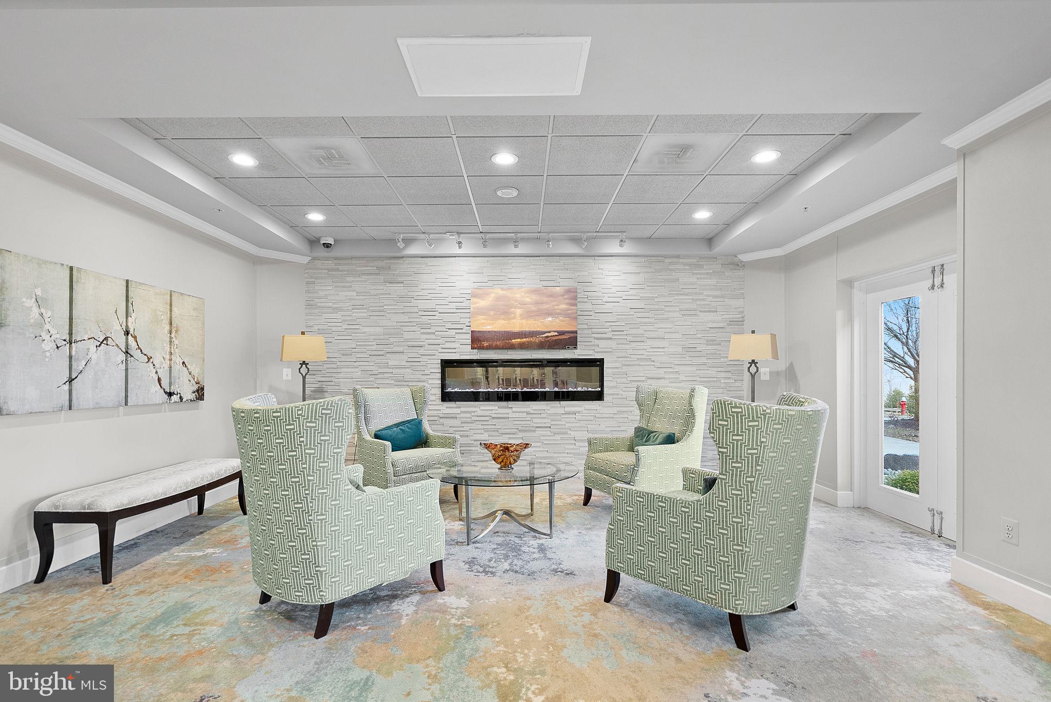 LANSDOWNE WOODS LEISURE WORLD - Residential