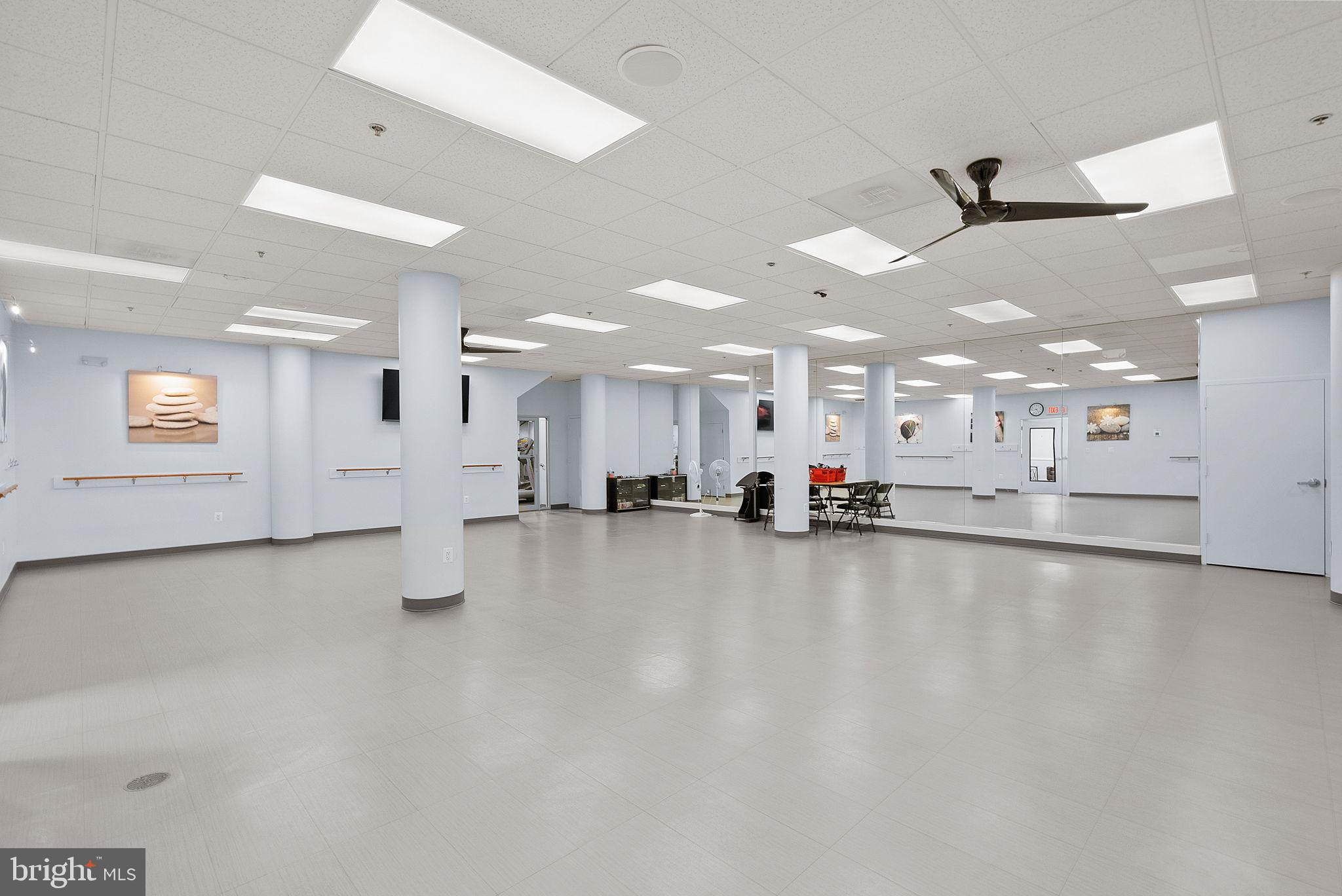 LANSDOWNE WOODS LEISURE WORLD - Residential