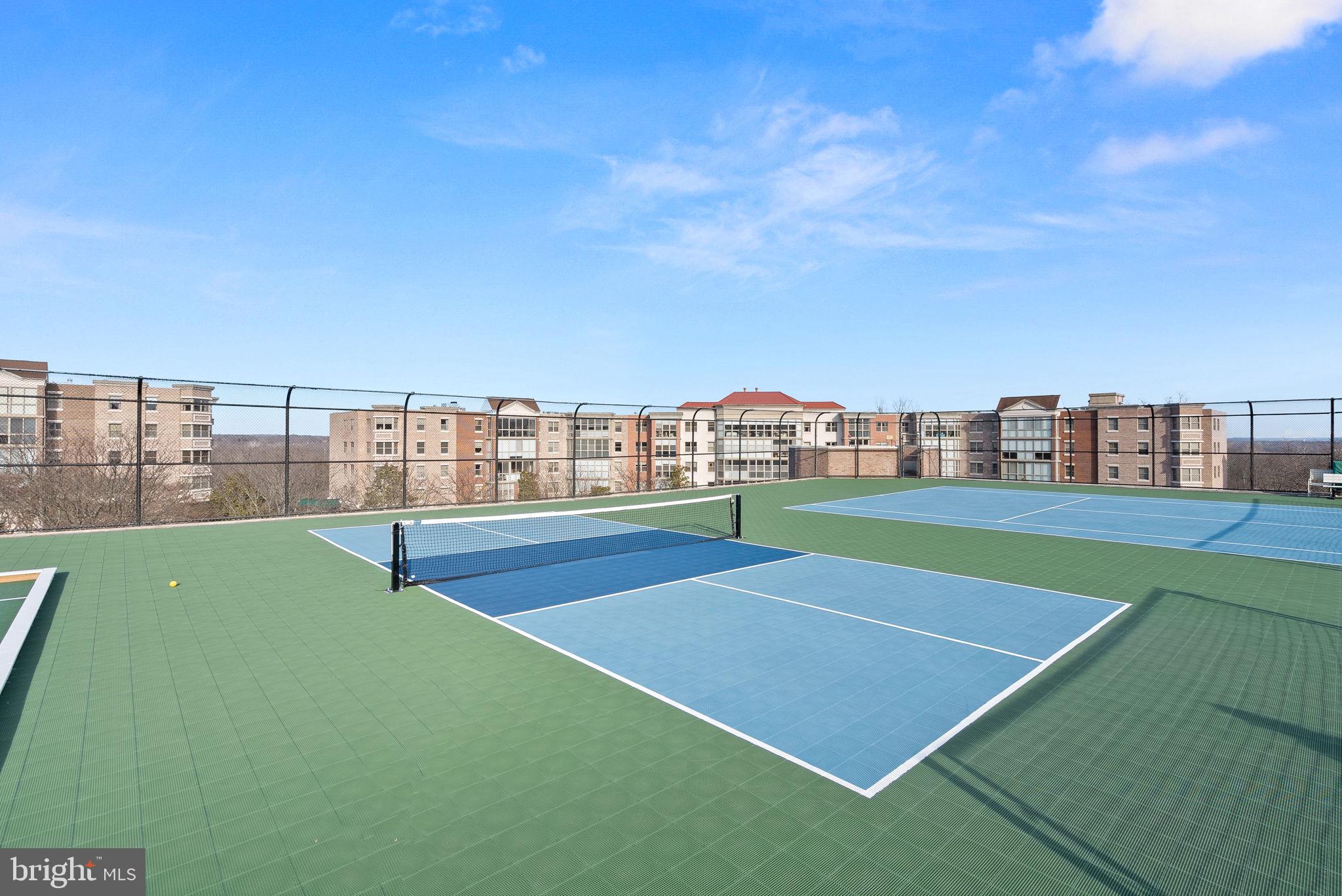 LANSDOWNE WOODS LEISURE WORLD - Residential