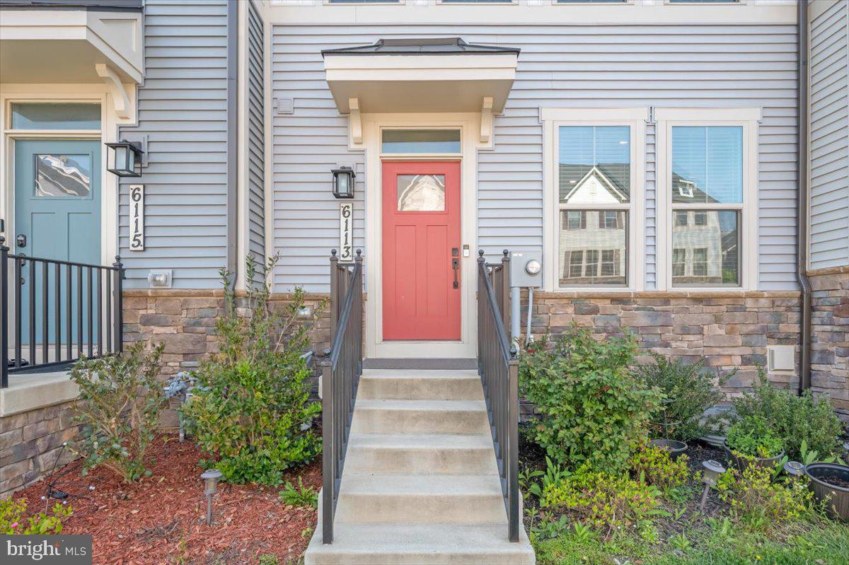 LAKE LINGANORE TOWN CENTER - Residential