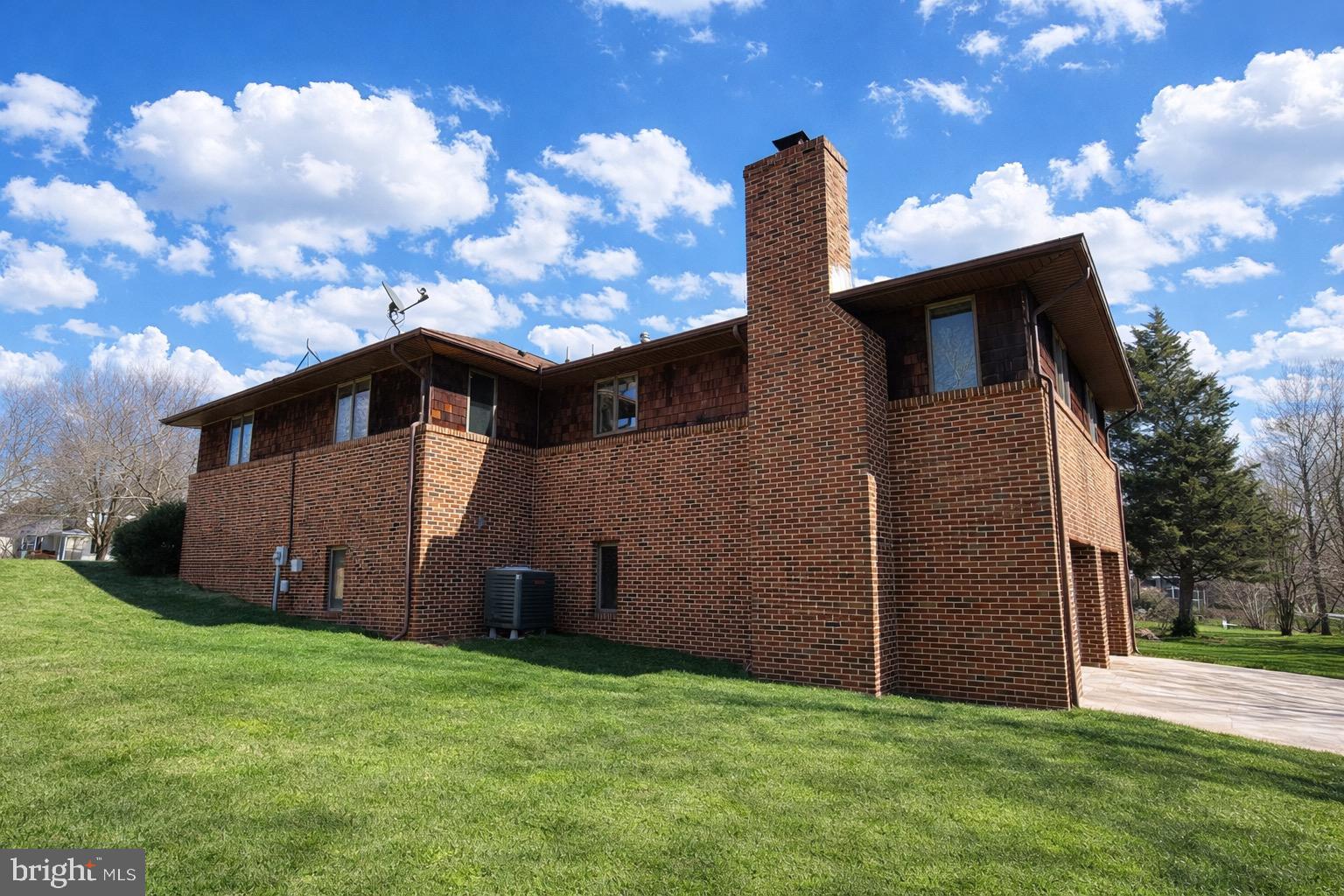 ALGONQUIN VILLAGE - Residential