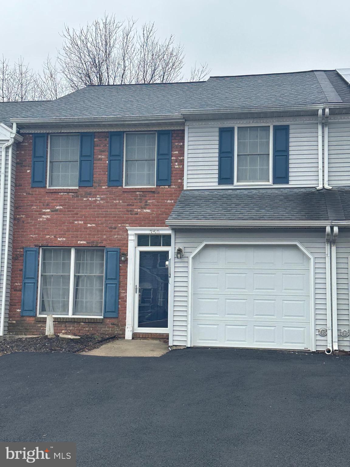 BROOKFIELD - Residential
