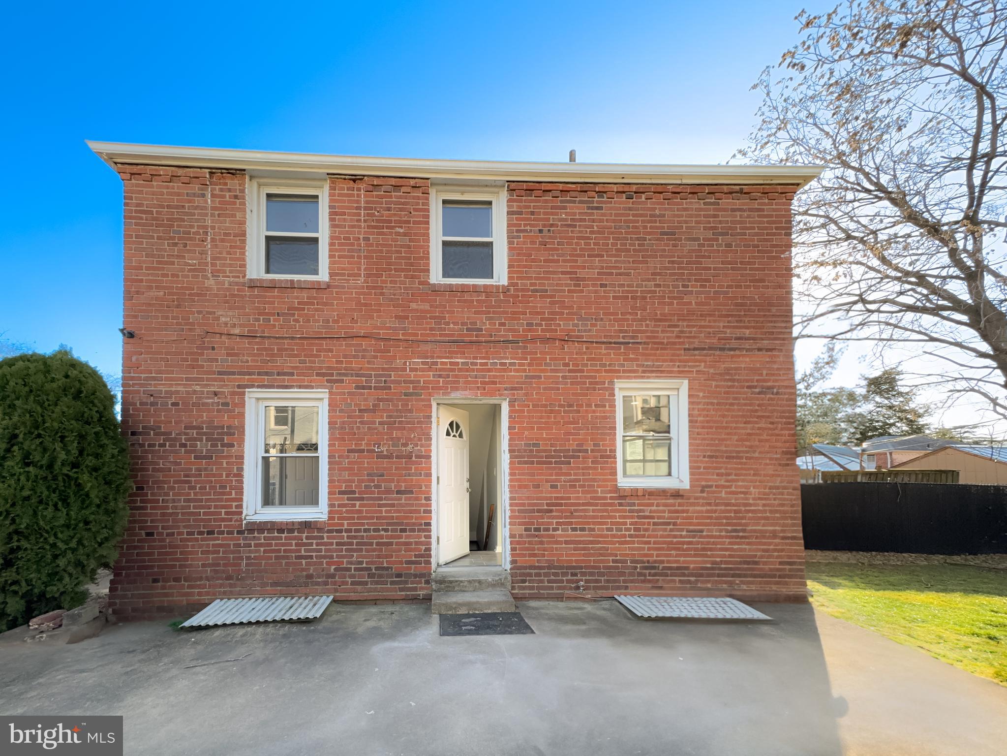 SHIRLINGTON - Residential Lease