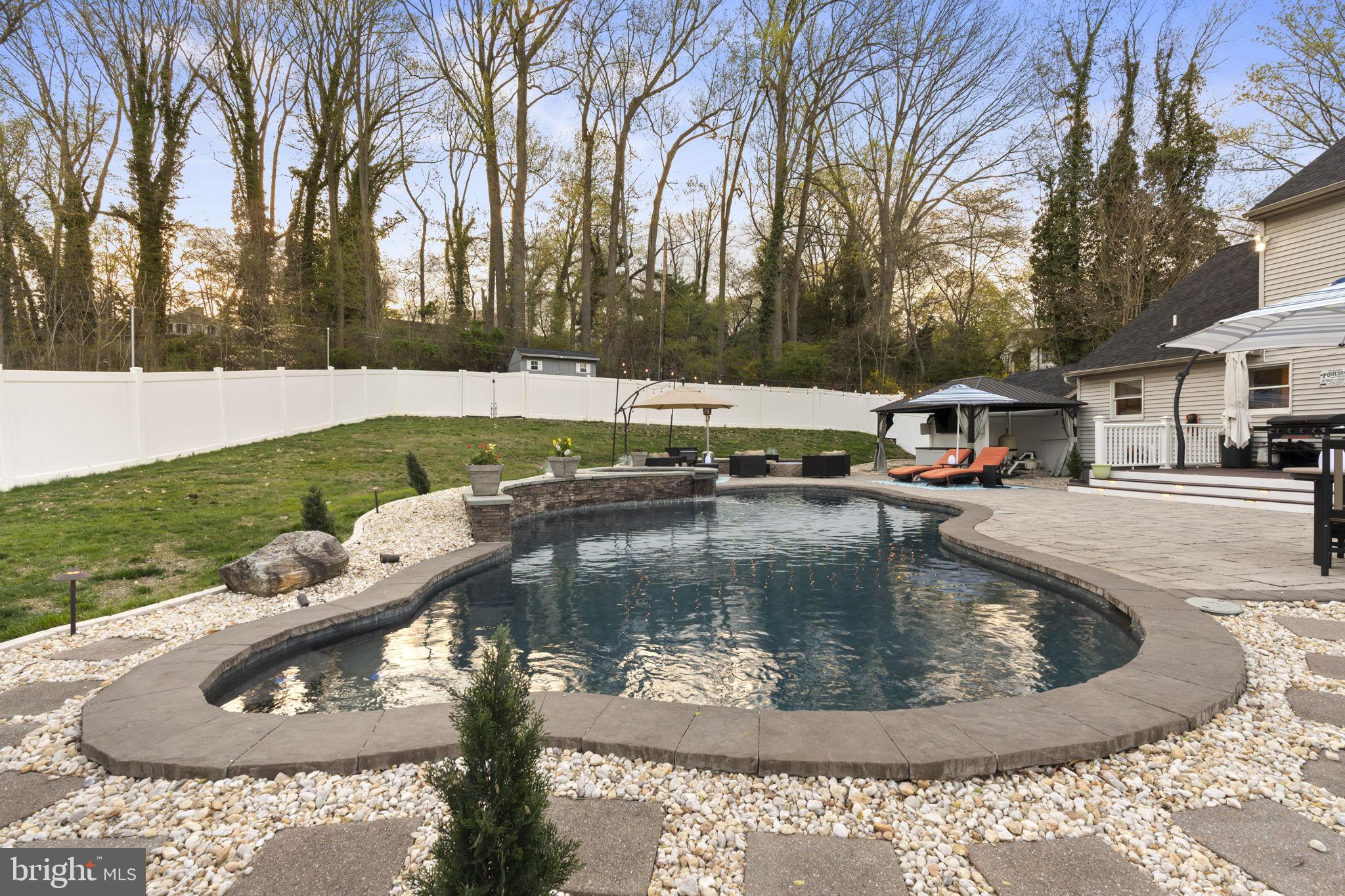 HIGH MEADOW - Residential