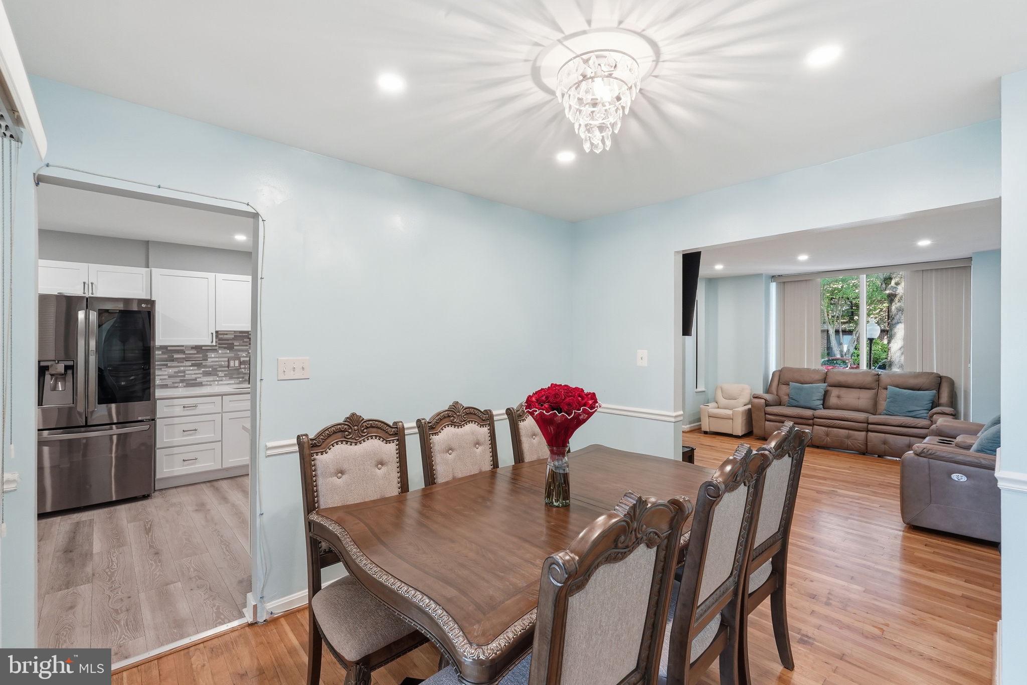 AMERICANA FAIRFAX - Residential