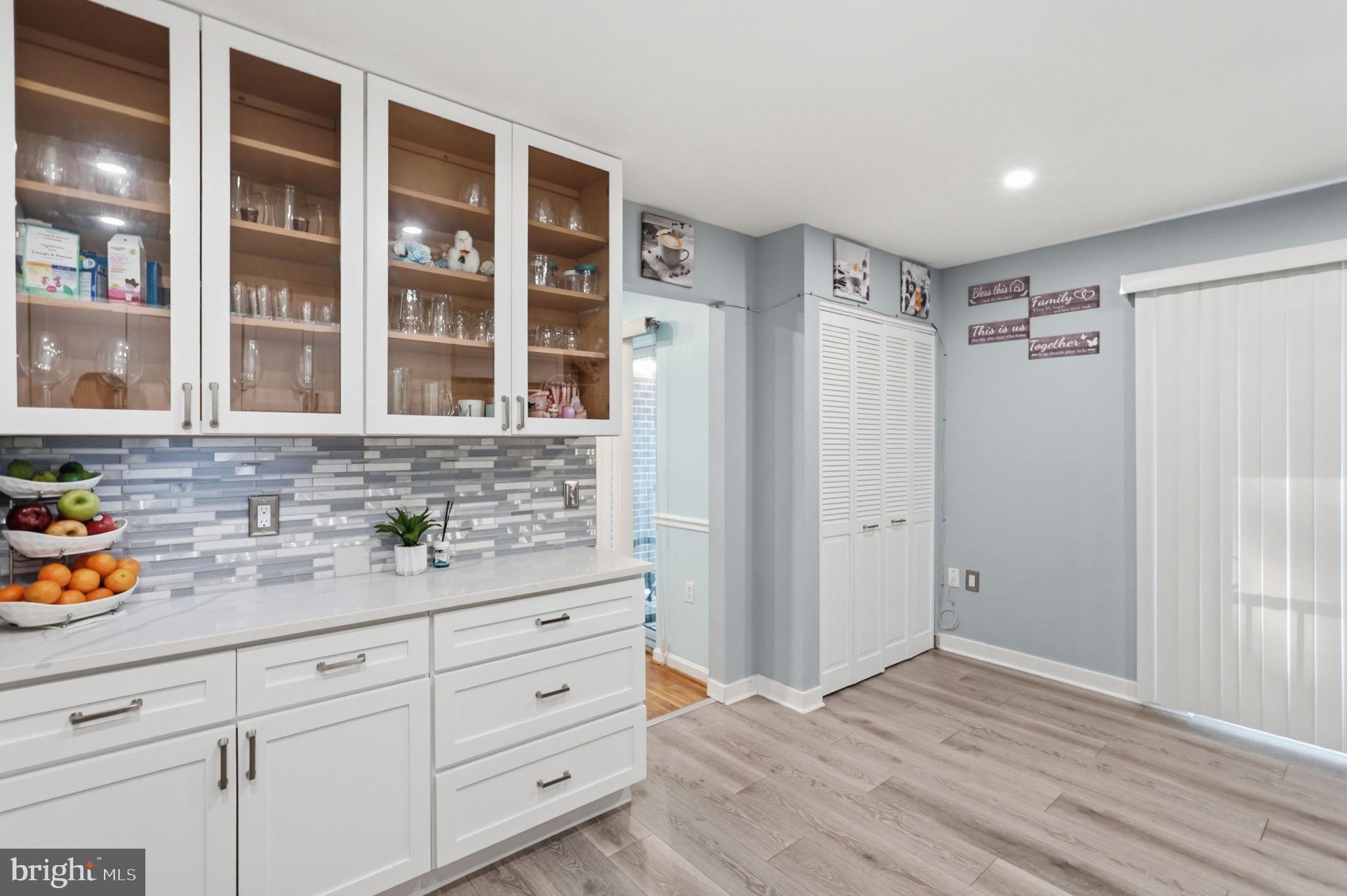 AMERICANA FAIRFAX - Residential