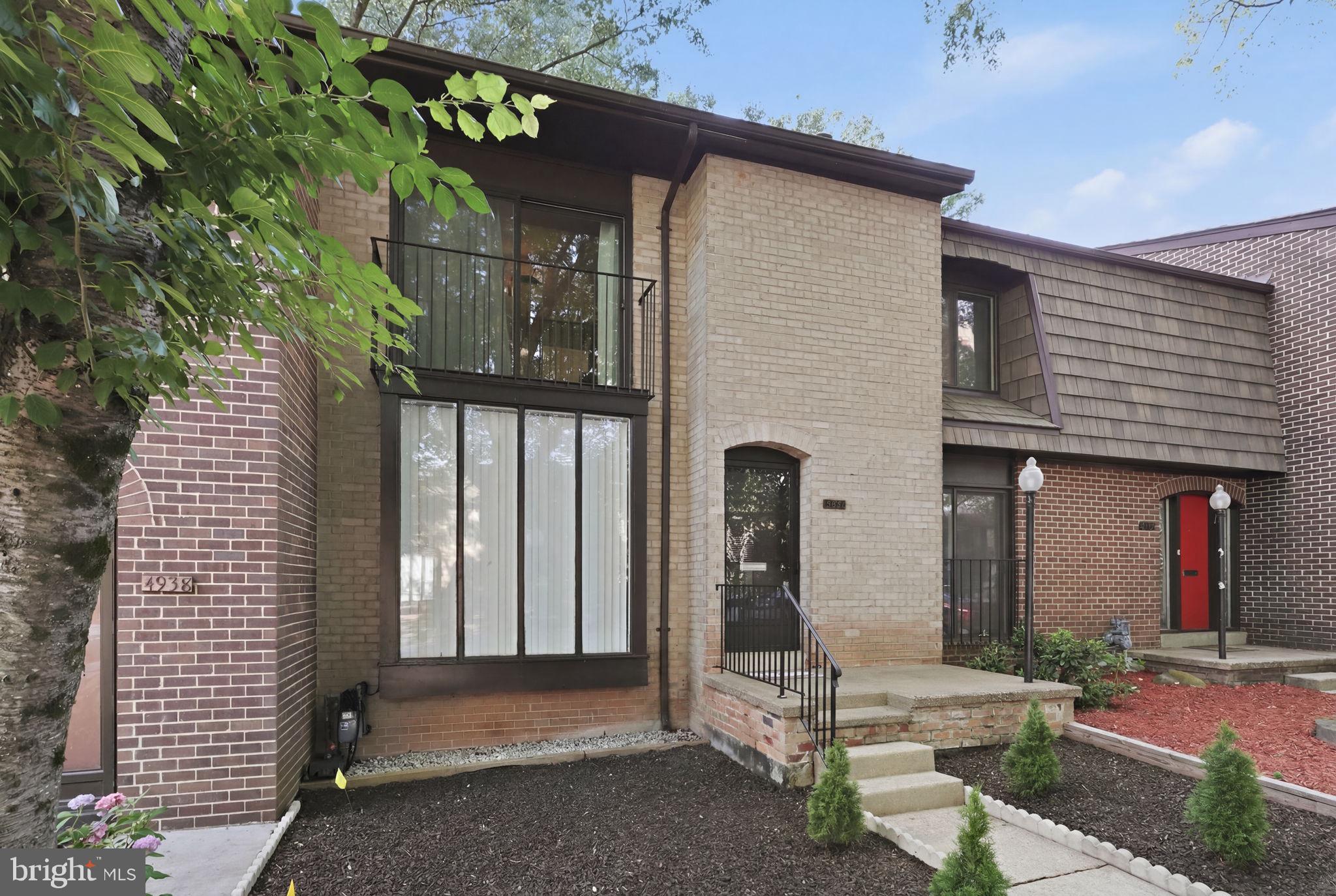 AMERICANA FAIRFAX - Residential