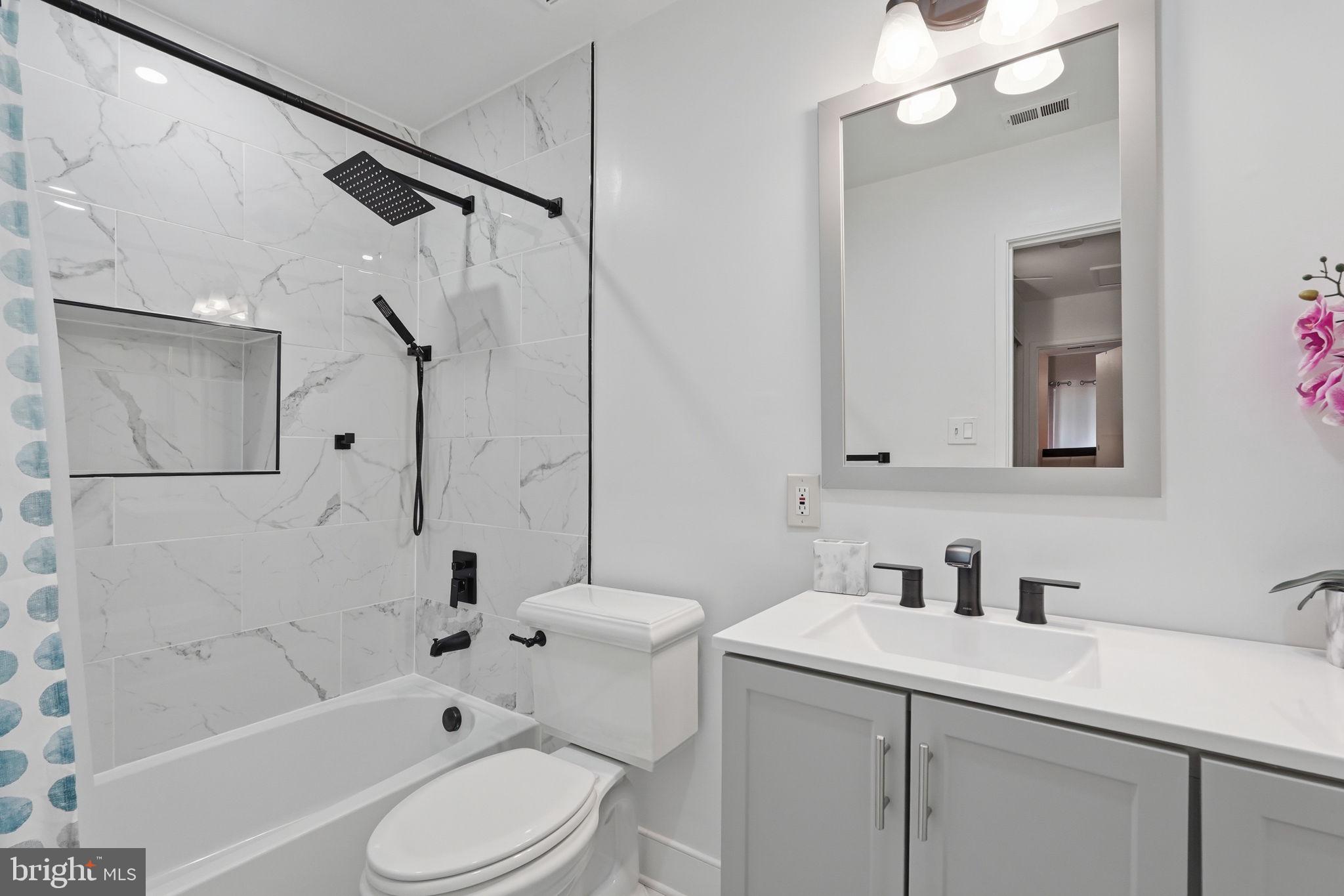 AMERICANA FAIRFAX - Residential