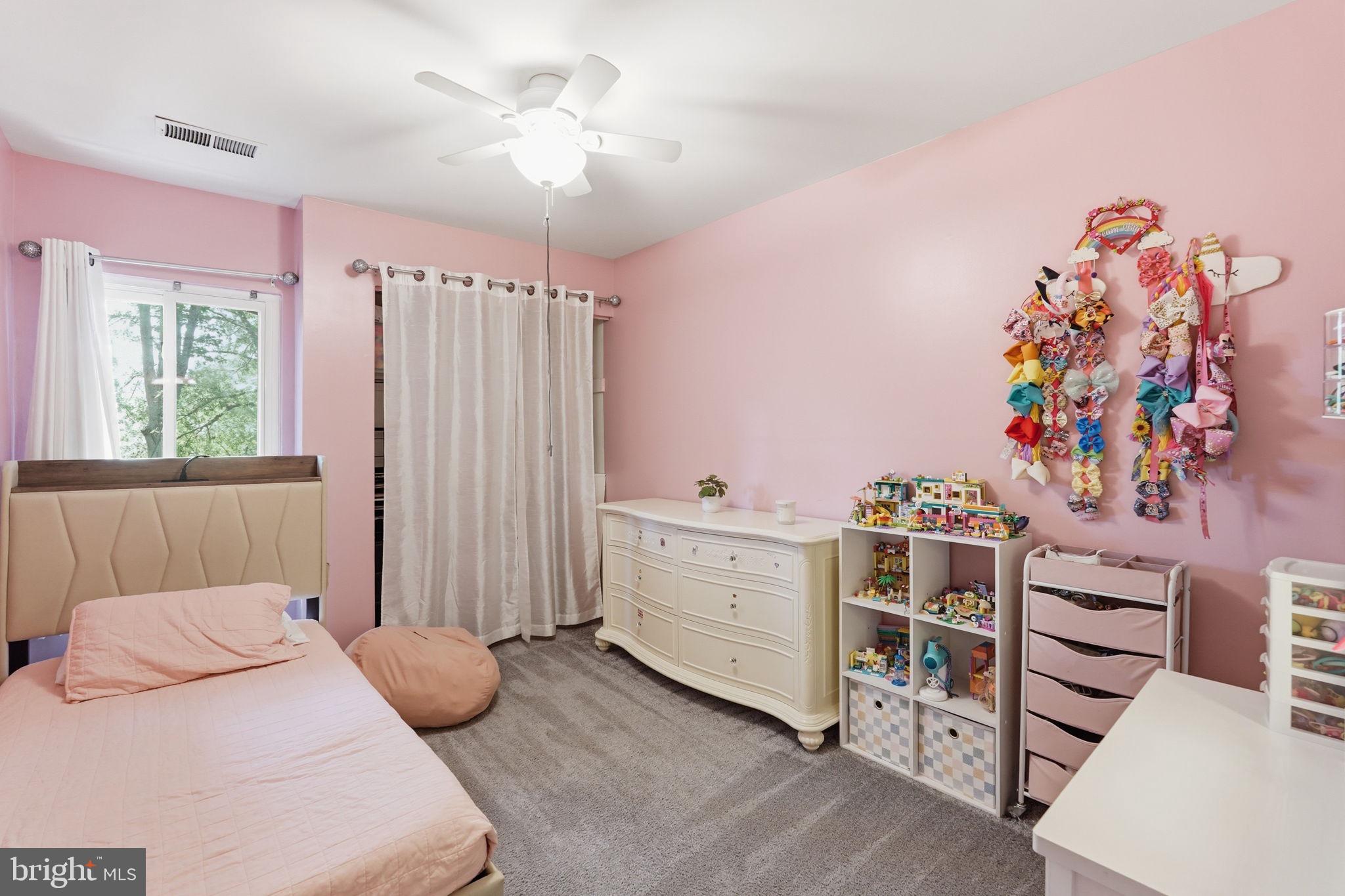 AMERICANA FAIRFAX - Residential