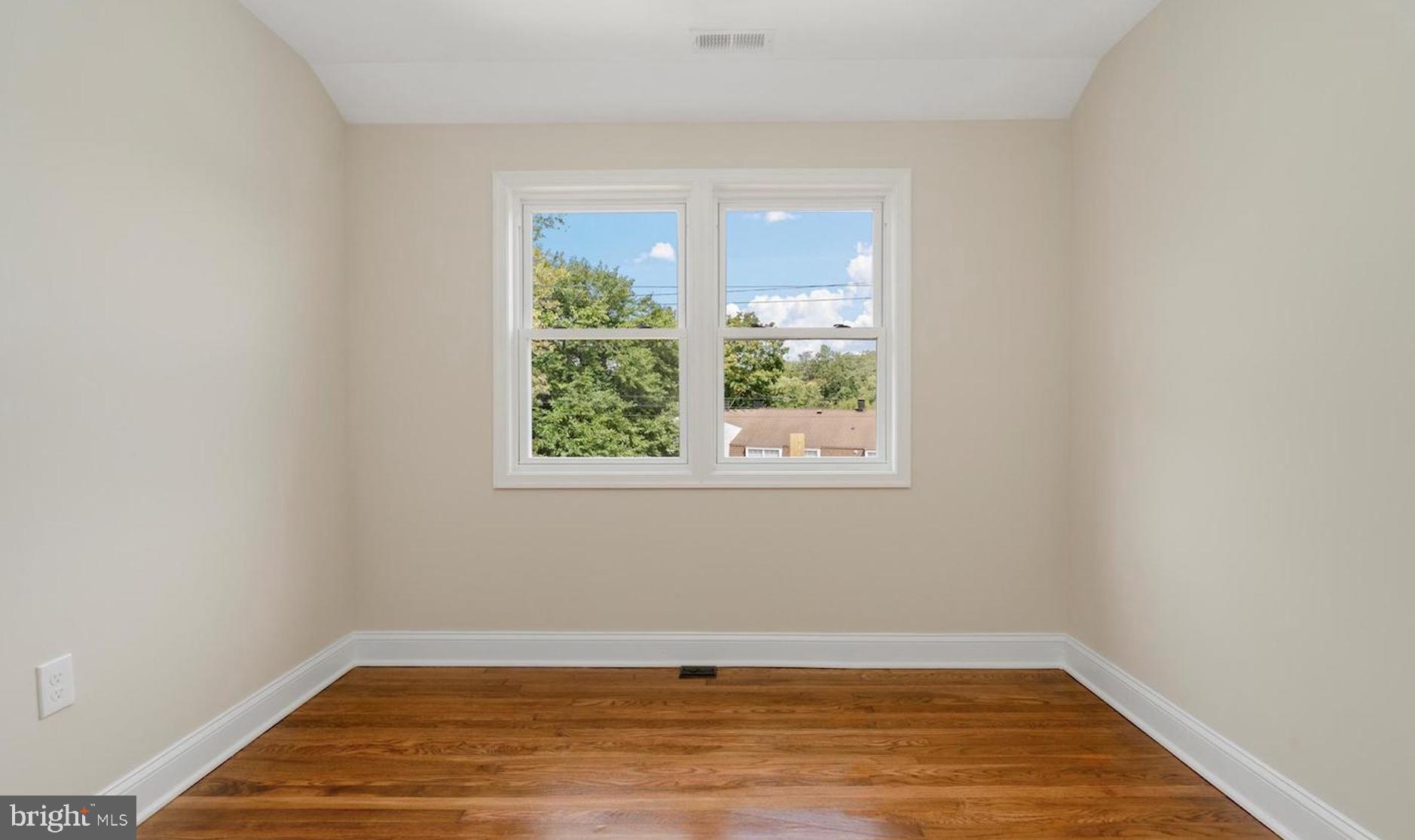 IDLEWOOD - Residential Lease