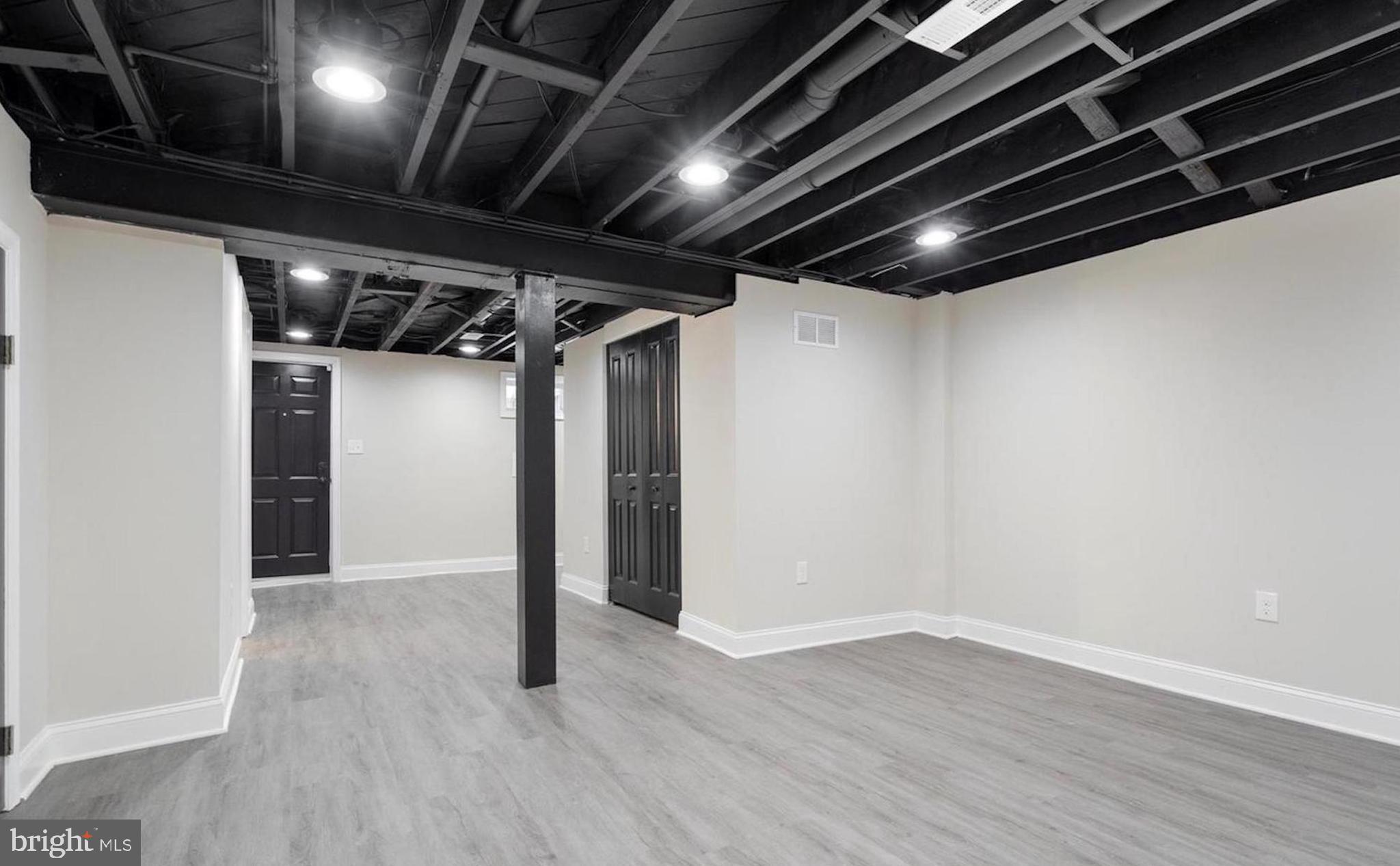 IDLEWOOD - Residential Lease