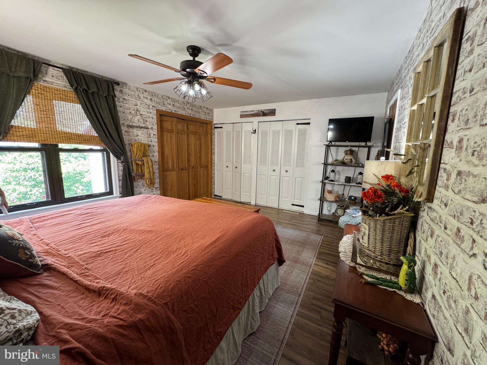 COUNTRY CROSSING - Residential
