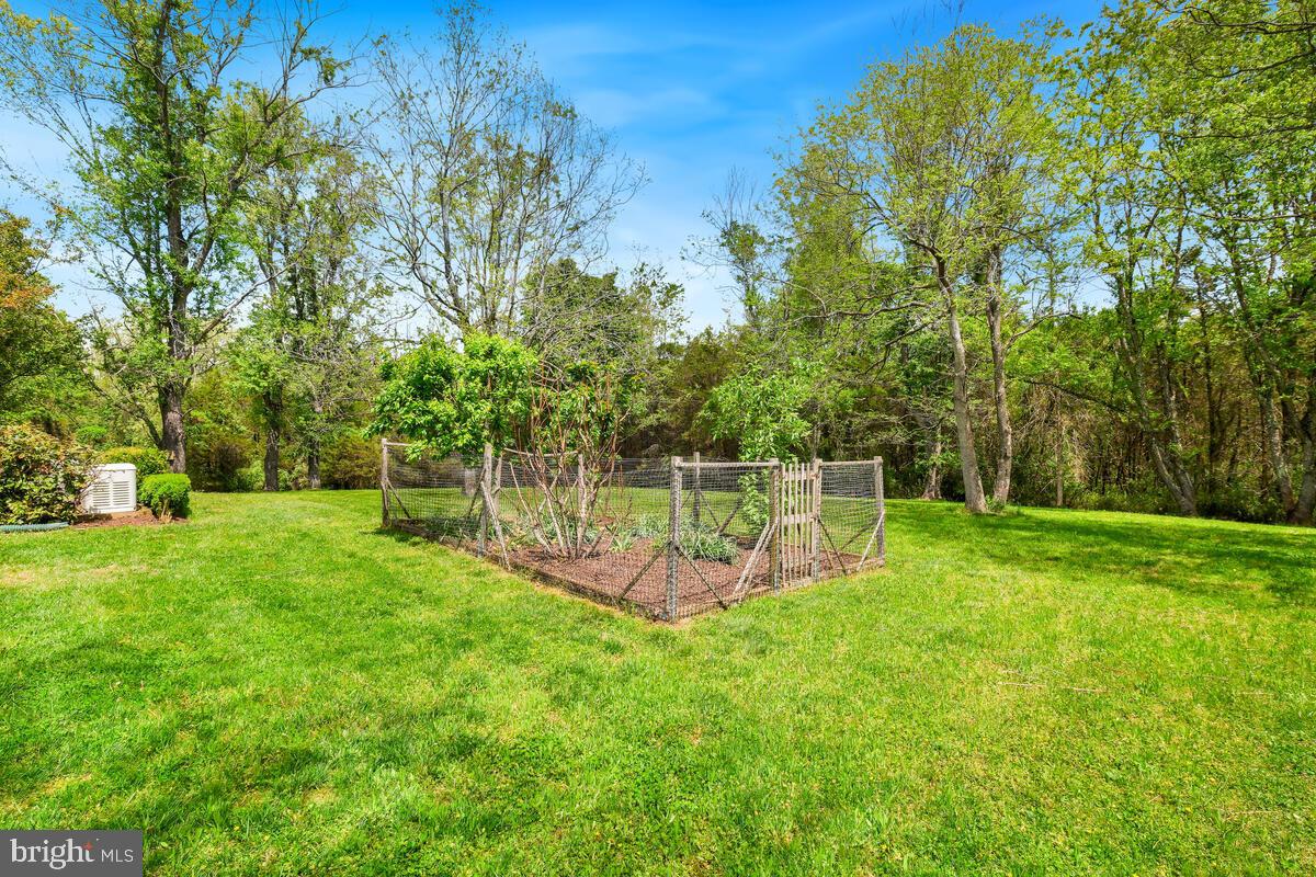 DARNESTOWN KNOLLS - Residential