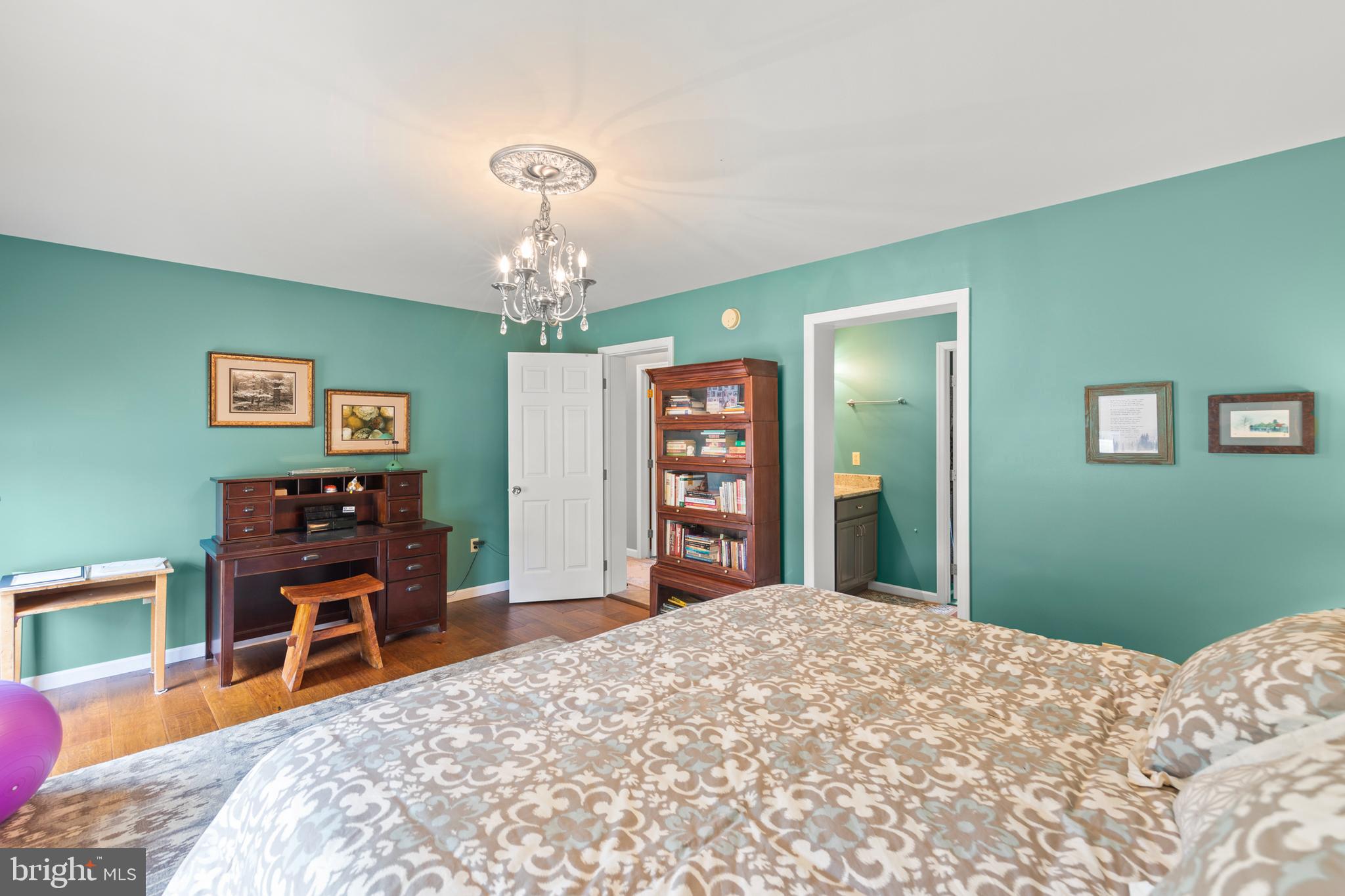 DUNMORE RIDGE PARK - Residential