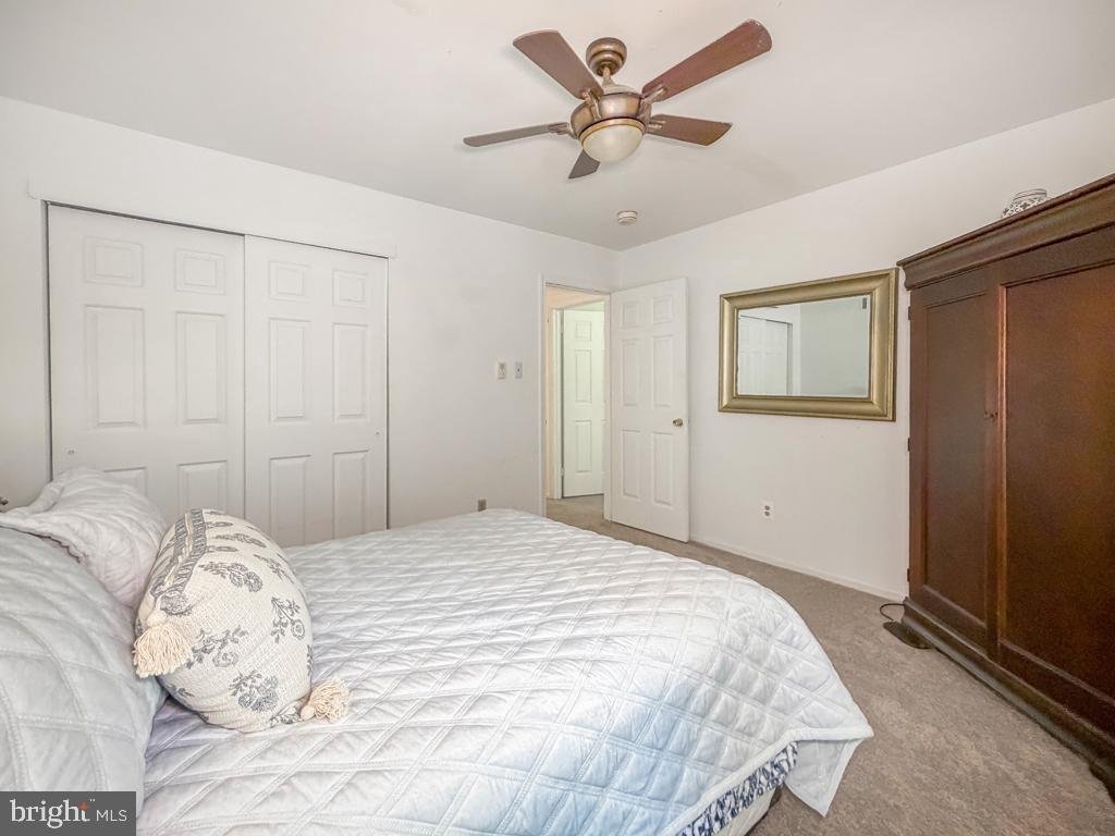 YARDLEY OAKS - Residential