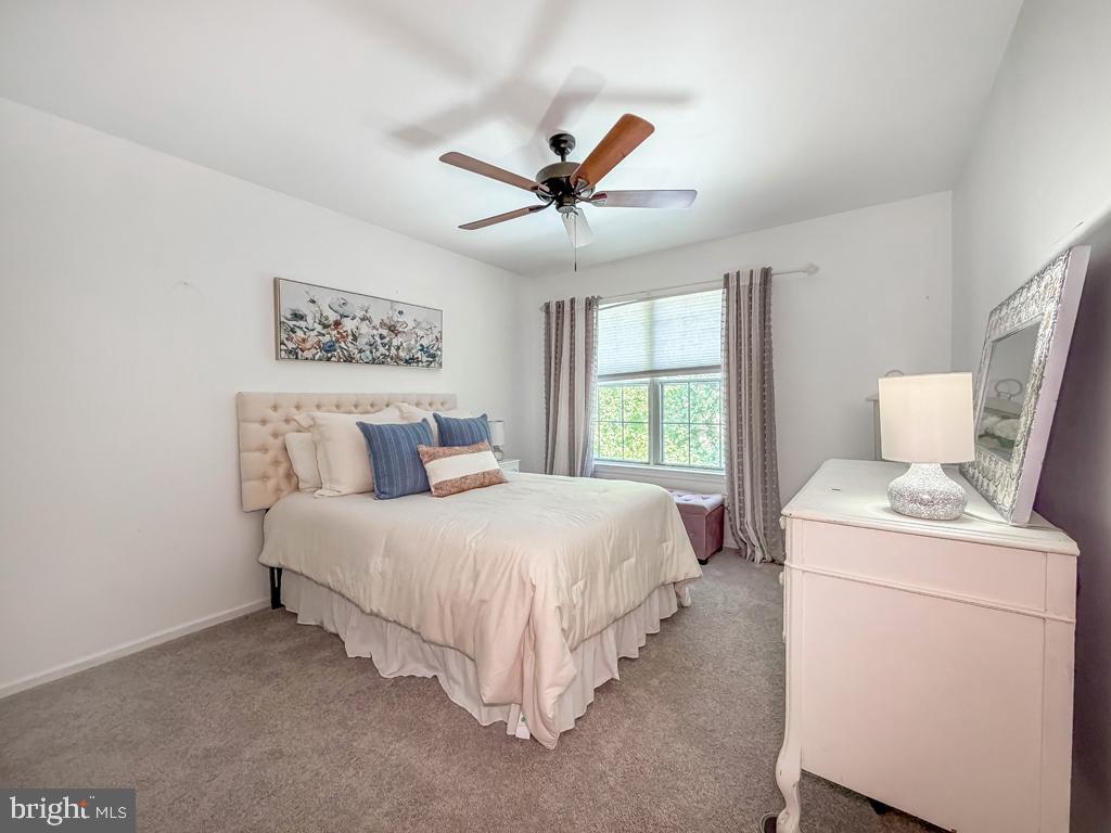YARDLEY OAKS - Residential