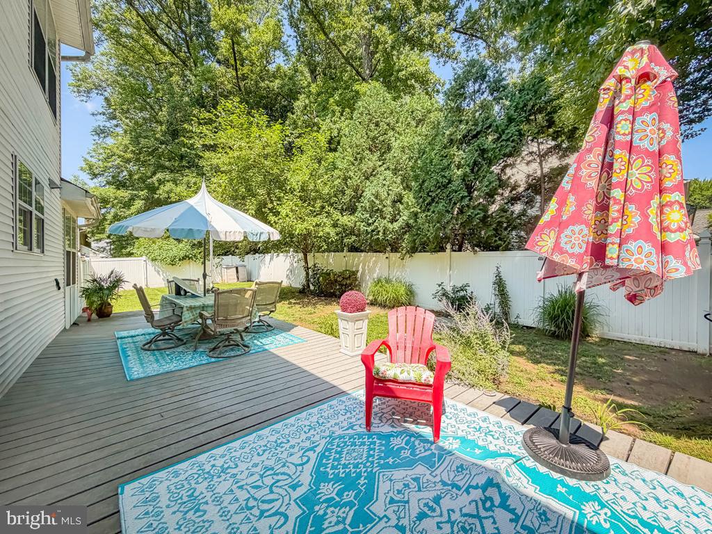 YARDLEY OAKS - Residential