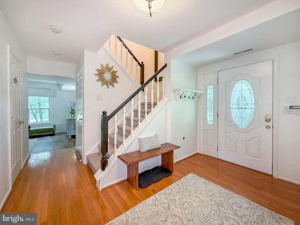 YARDLEY OAKS - Residential