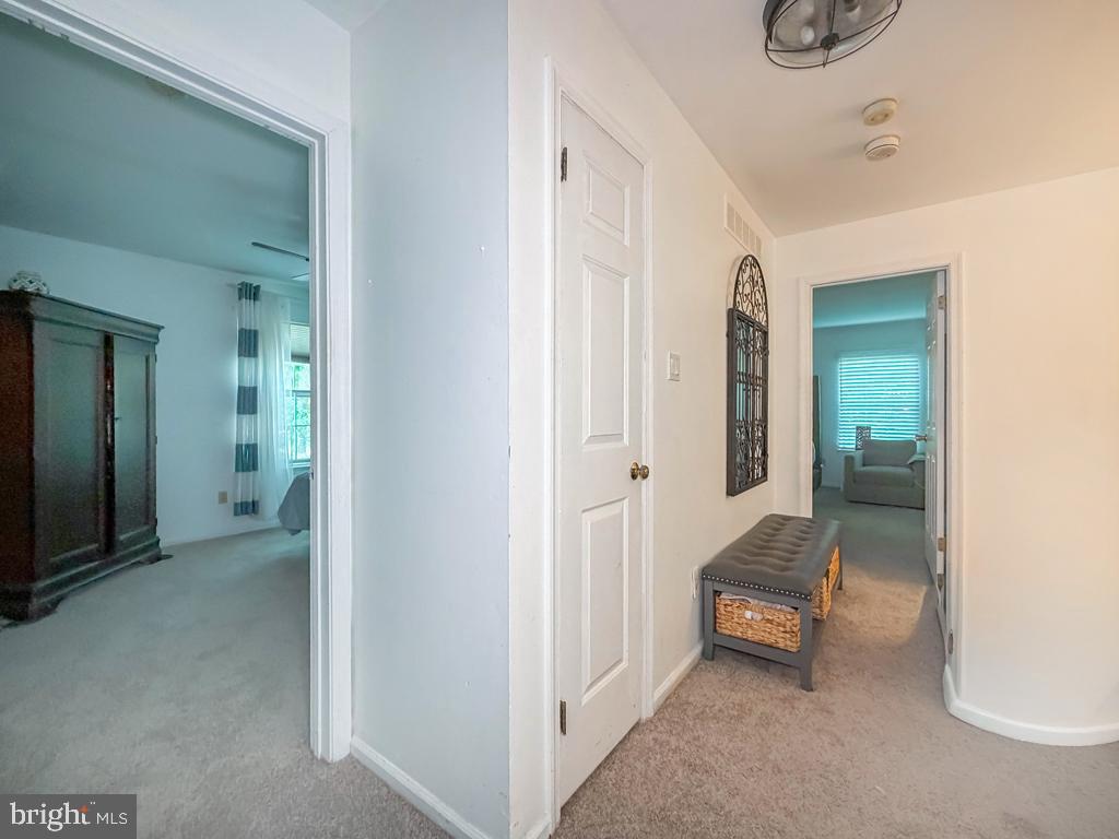 YARDLEY OAKS - Residential