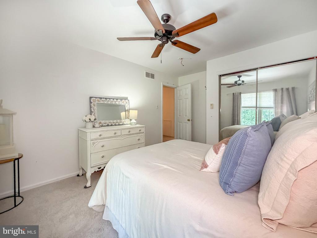 YARDLEY OAKS - Residential