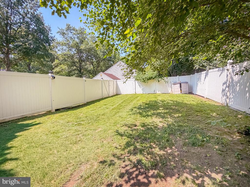 YARDLEY OAKS - Residential