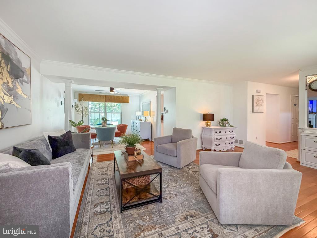 YARDLEY OAKS - Residential