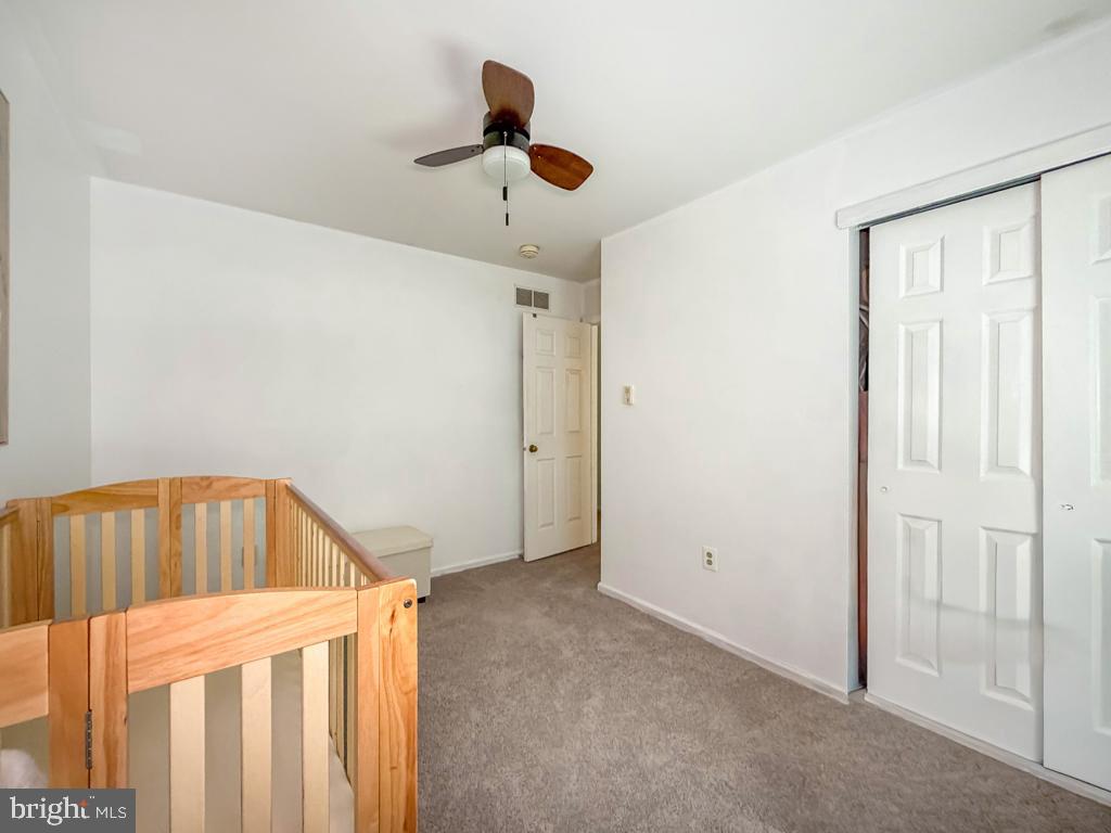 YARDLEY OAKS - Residential