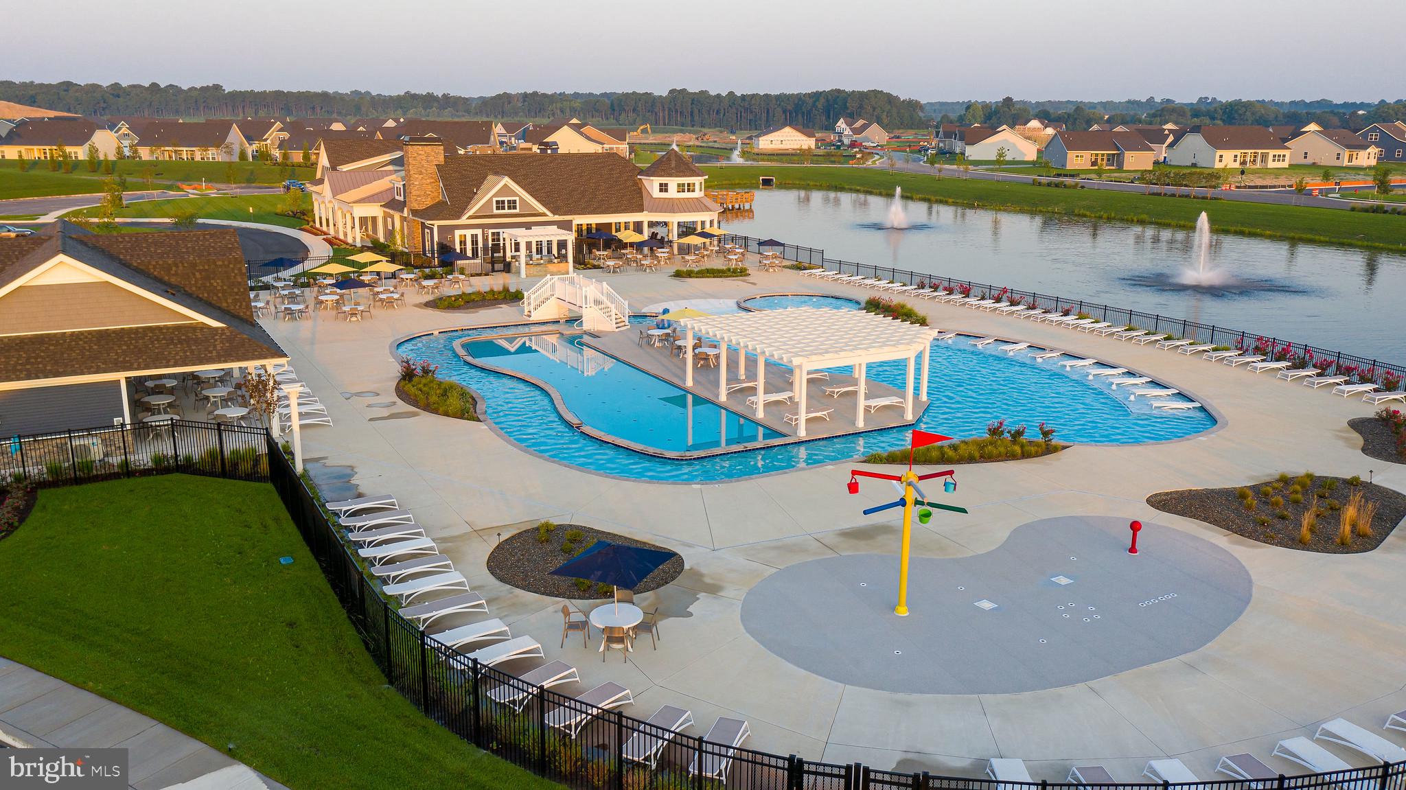 PENINSULA LAKES - Residential