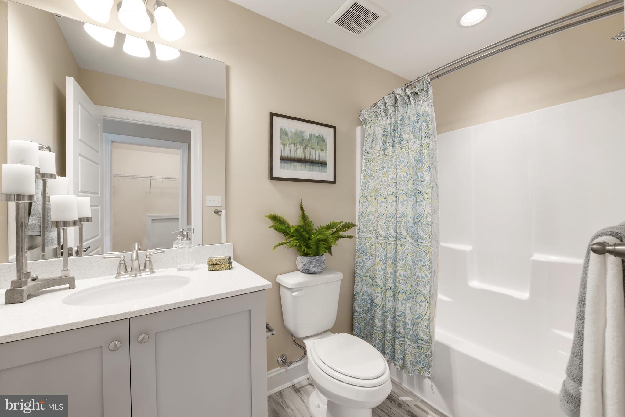 PENINSULA LAKES - Residential