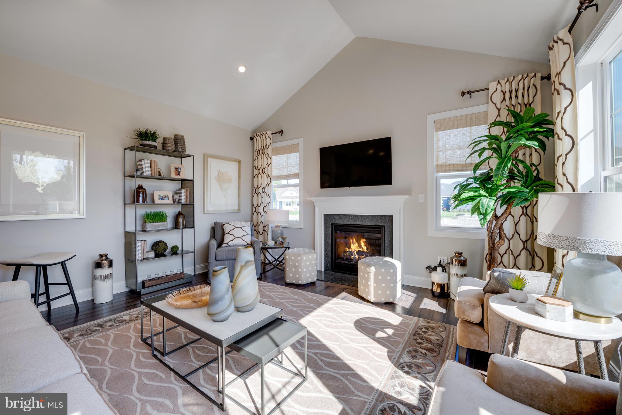 PENINSULA LAKES - Residential