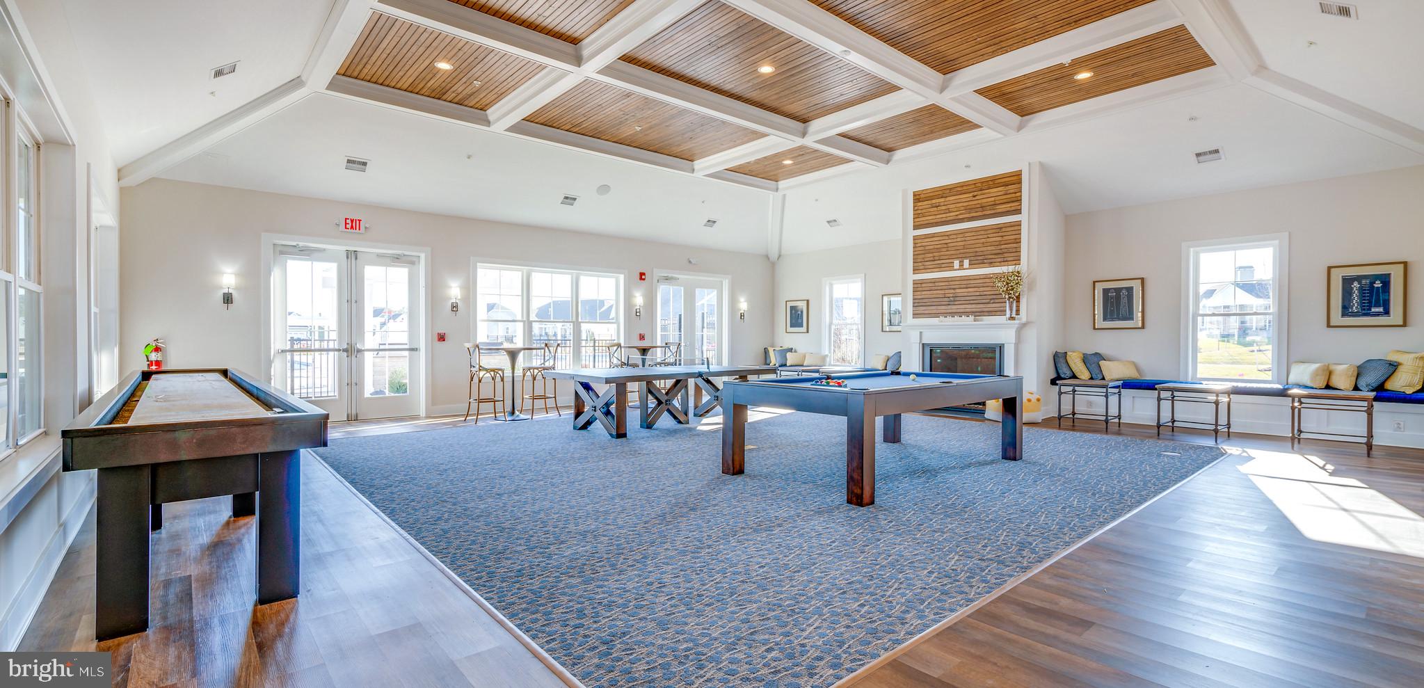 PENINSULA LAKES - Residential