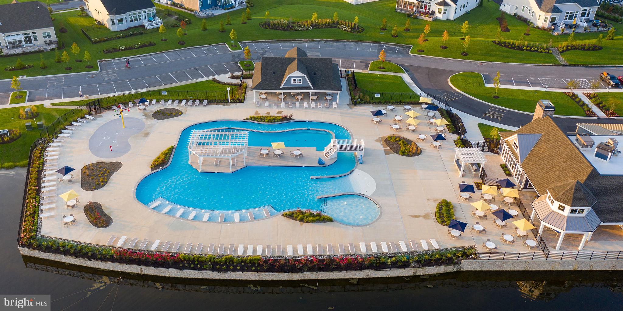 PENINSULA LAKES - Residential