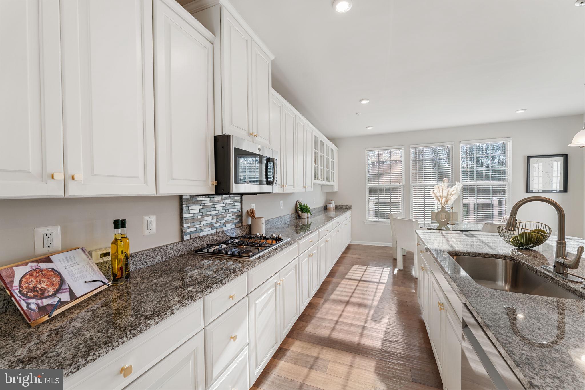 OAK CREEK CLUB - Residential