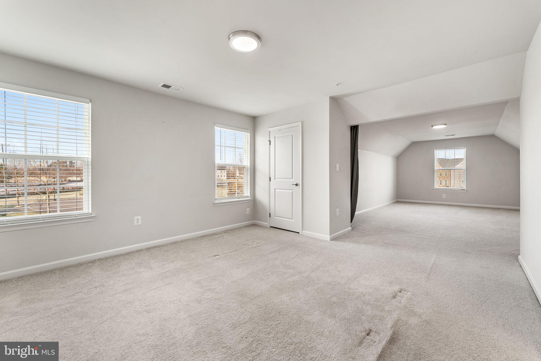 OAK CREEK CLUB - Residential