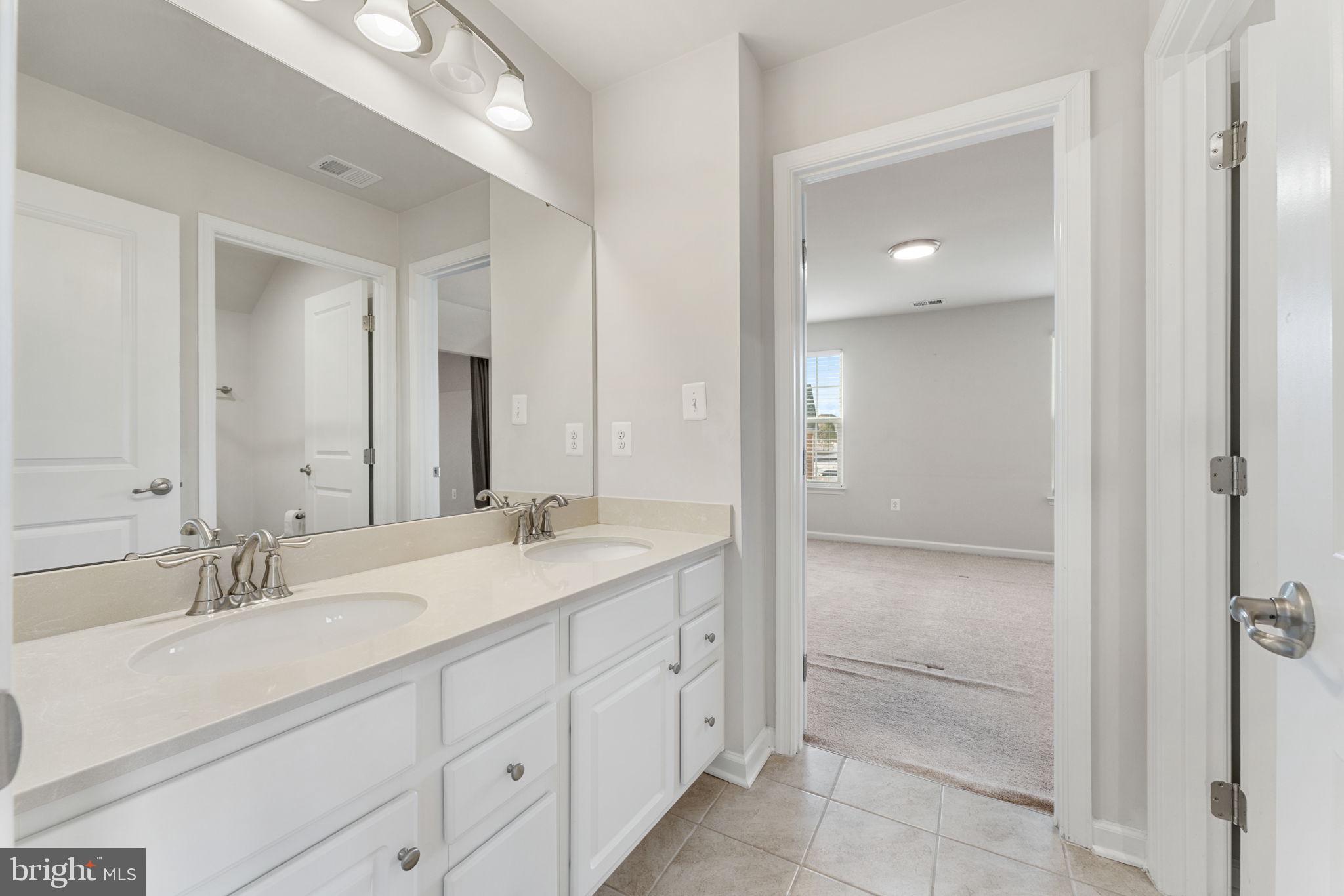 OAK CREEK CLUB - Residential